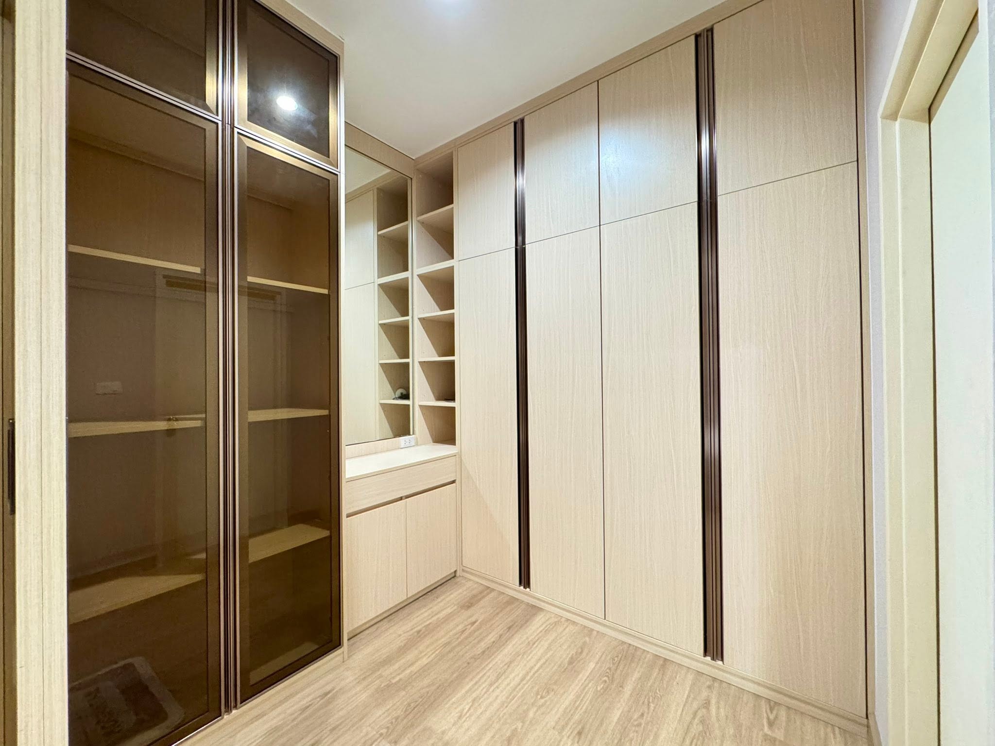 ให้เช่าบ้านเดี่ยว หมู่บ้านนิรติดอนเมือง * บ้านเดี่ยว 2.5 ชั้น * 4 ห้องนอน | 4 ห้องน้ำ 11