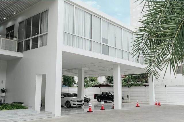 ให้เช่า สำนักงาน โซน ศรีนครินทร์ หัวหมาก พระราม9 พร้อมใช้งานทันที เฟอร์นิเจอร์และอุปกรณ์สำนักงานครบ ใกล้รถไฟฟ้าสายสีเหลือง สถานีศรีกรีฑา 9