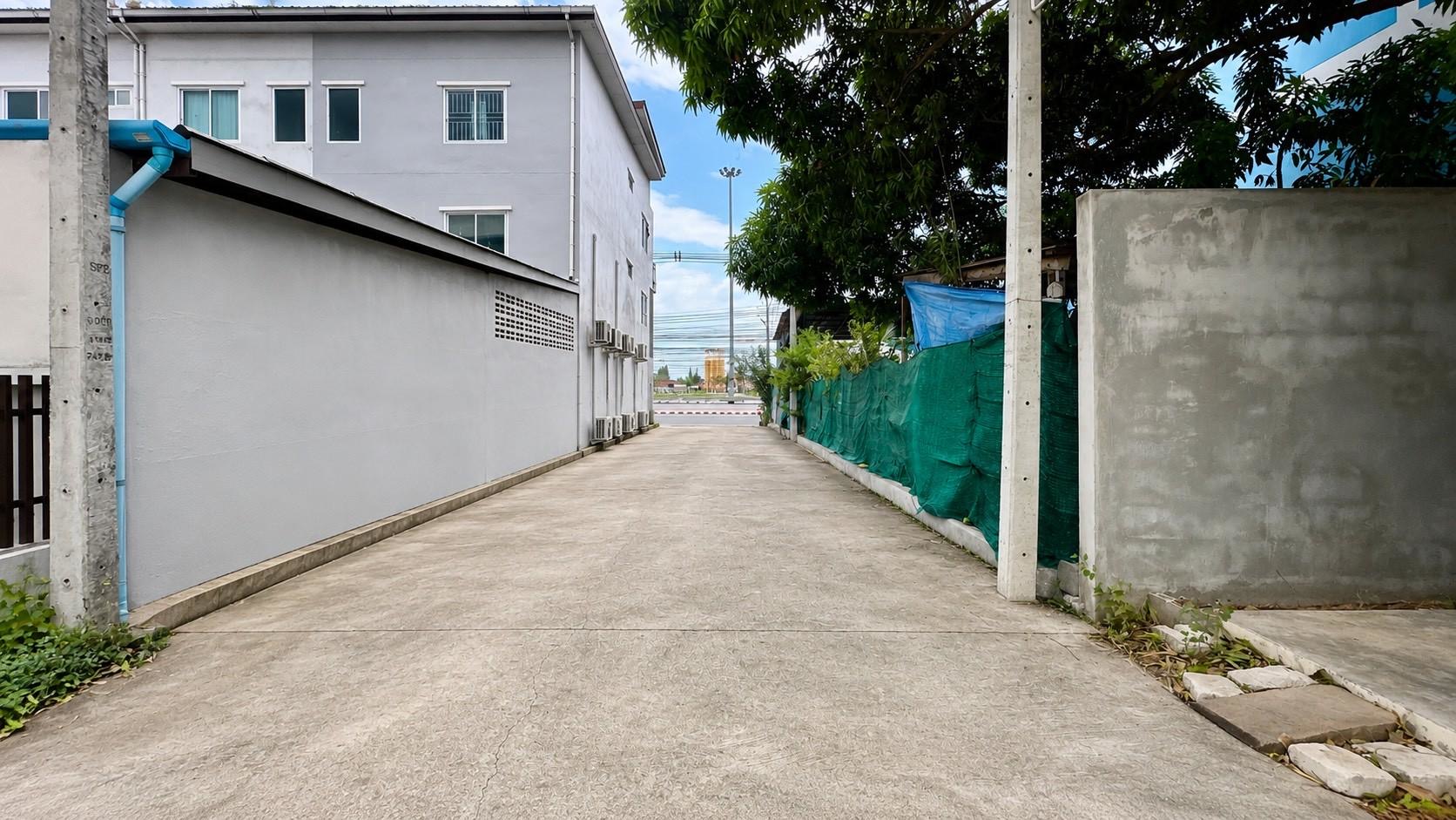 ขายยกโครงการบ้านแฝด พร้อมที่ดินเปล่า ริมถนนเพชรเกษม ใจกลางปราณบุรี 10