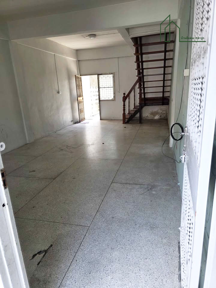 บ้านทาวเฮ้าส์ 2ชั้น หมู่บ้านเฟื่องฟ้าโครงการ2 (ซอยศรีสมิตร) ถ.เทพารักษ์  4