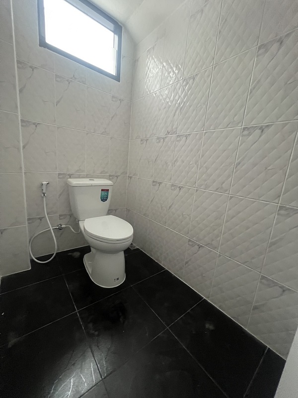 #ให้เช่าโกดังออฟฟิศ+ที่พักลาดหลุมแก้ว ปทุมธานี พื้นที่ 240 ตรม ขนาดโกดัง  192 ตรม โกดังพร้อมบ้านพัก 2ชั้น  1ออฟฟิศ 2ห้องนอน 2ห้องน้ำ ค่าเช่า 40,000 บา 14