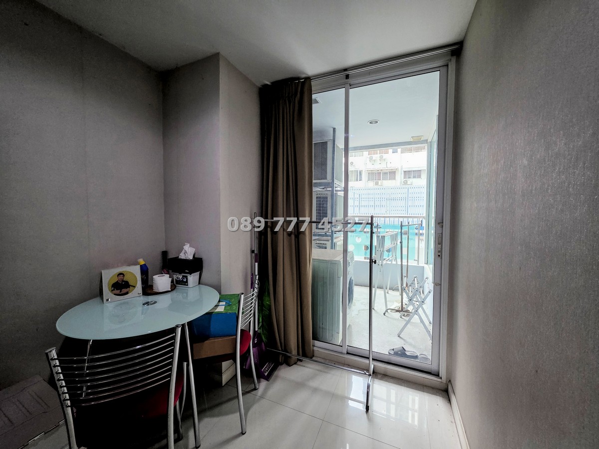 [ขาย] คอนโด สุขุมวิท ลิฟวิ่ง ทาวน์ (Sukhumvit Living Town) อโศก 2 นอน 58.90 ตรม. มีที่จอดรถประจำ ใกล้ MRT เพชรบุรี และ มศว 3