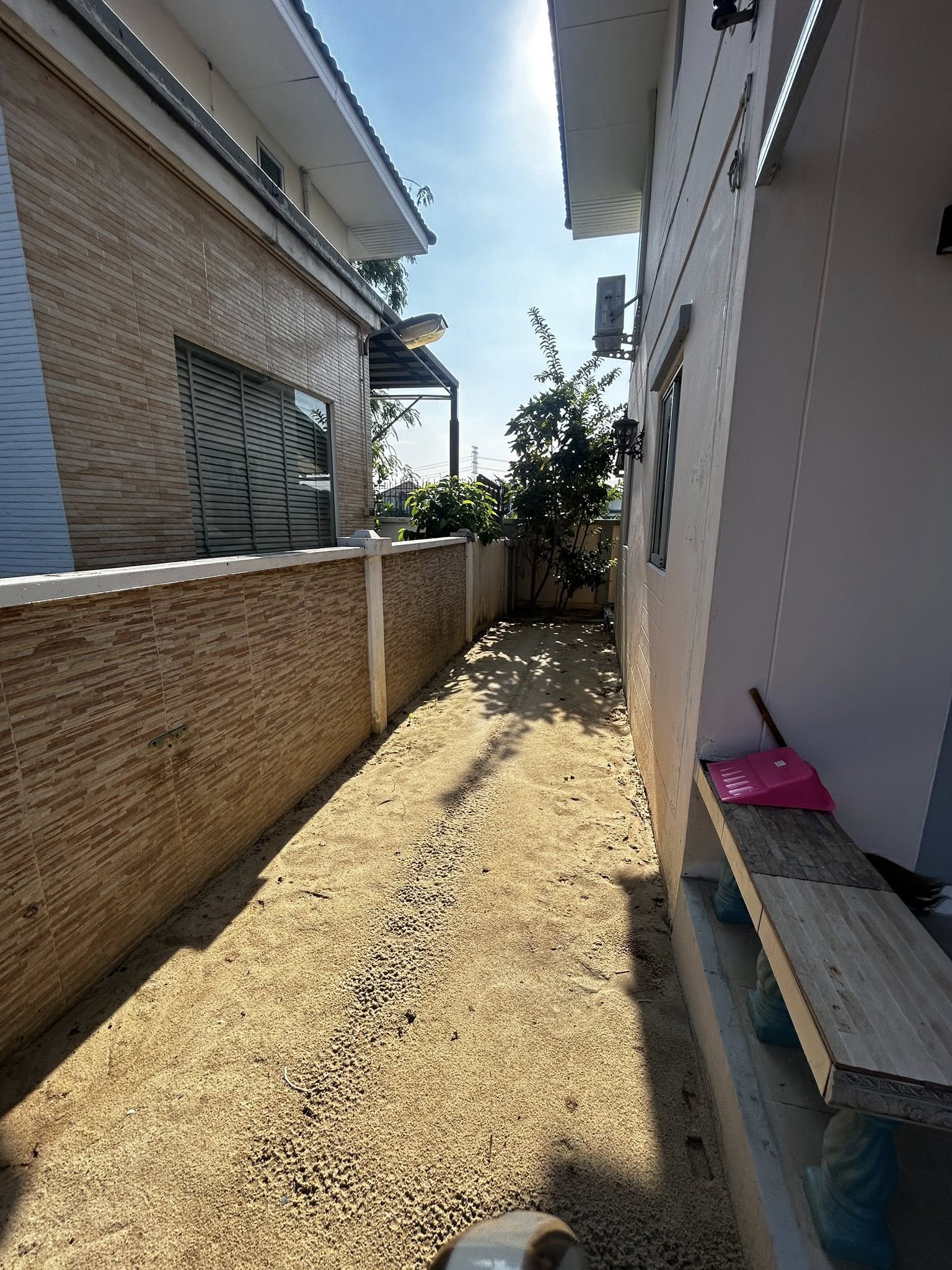 บ้านวิวสวนไทรน้อยขนาด 54 ตรว. 4 ห้องนอน 3 ห้องน้ำ 10