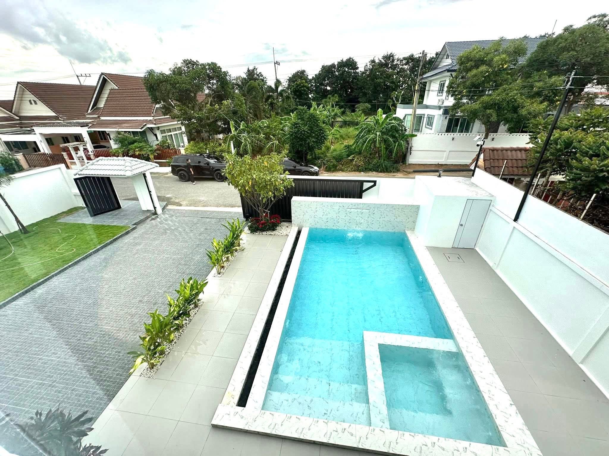 Selling house nearly Jomtien beach 10.9 million  2