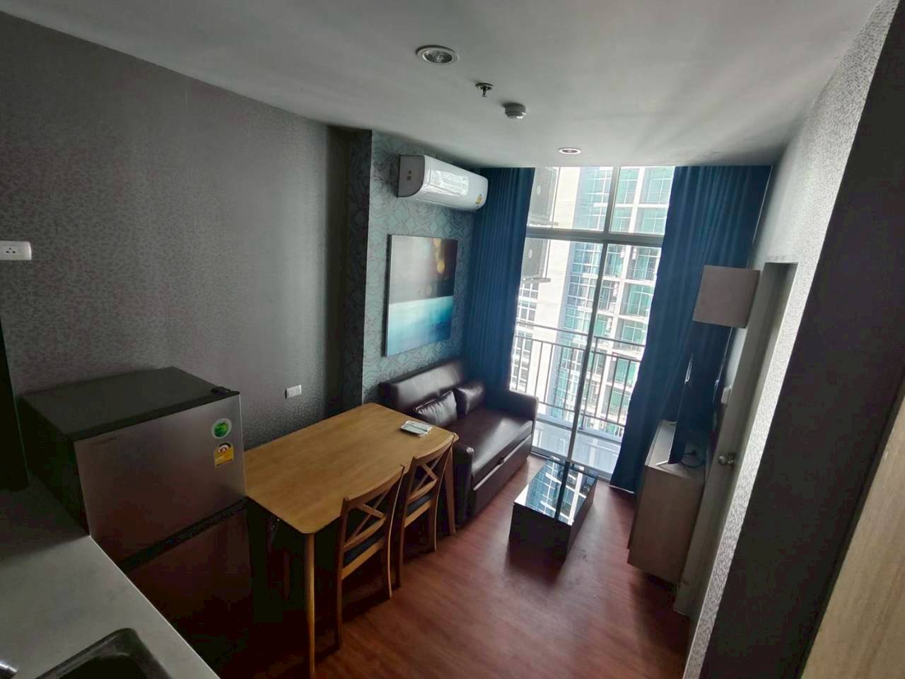 Twin Tower​  Pattaya​Jomtien​  For rent  1 bedroom  1 bathroom  Size 25 sqm.  Building A, Floor 21 Fully furnished  new set . Rent 11,000 baht/Month 13