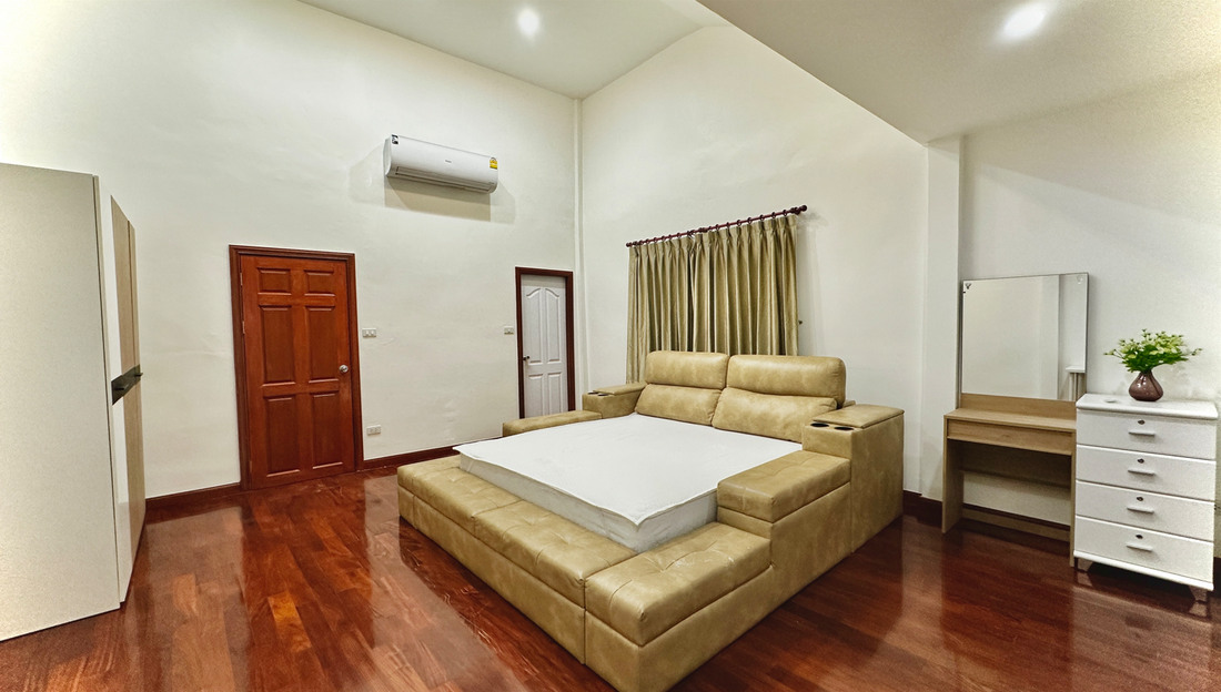 หมู่บ้านรังสิยา อุดมสุข 58 ให้เช่าบ้านเดี่ยวรีโนเวทใหม่ 70 ตารางวา 4 ห้องนอน 4 ห้องน้ำ ตกแต่งครบ ใกล้รถไฟฟ้าสีเหลือง ศรีอุดม 8