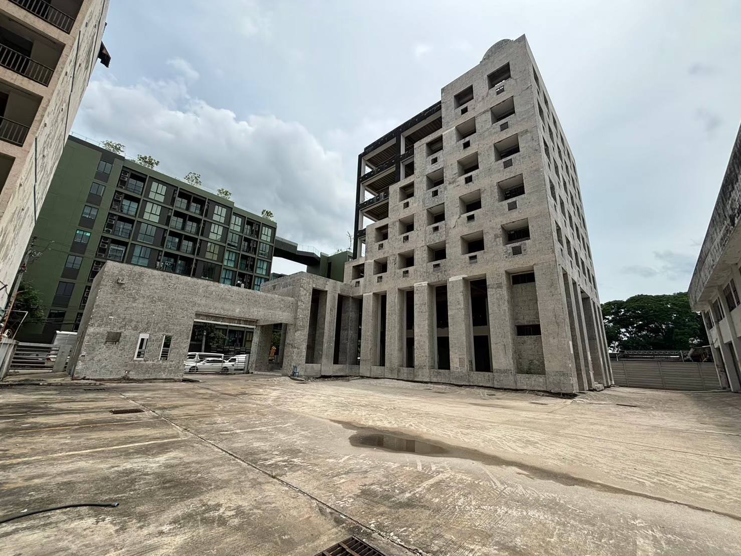 Luxury Family House for SALE อาคารพาณิชย์ 7 ชั้นพร้อมโกดัง 7