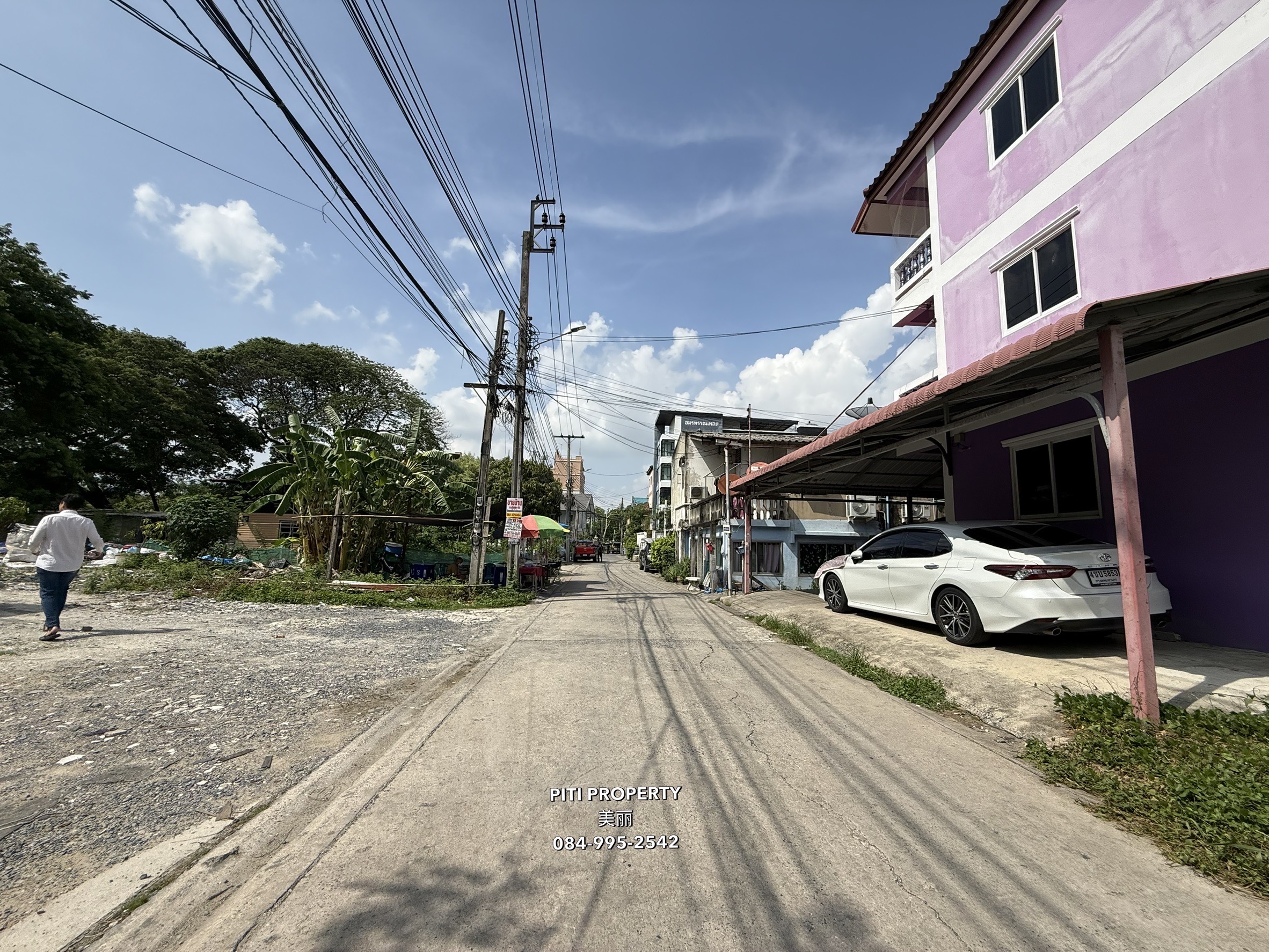 🚩ขายที่ดิน 360 ตร.ว. (ผังสีแดง พ.2-1) ใกล้ห้างแฟชั่นไอส์แลนด์ 🔹ตร.ว.ละ 120,000 บาท 🔹ราคารวม 43,200,000 บาท  🗝️Code 3031313 5