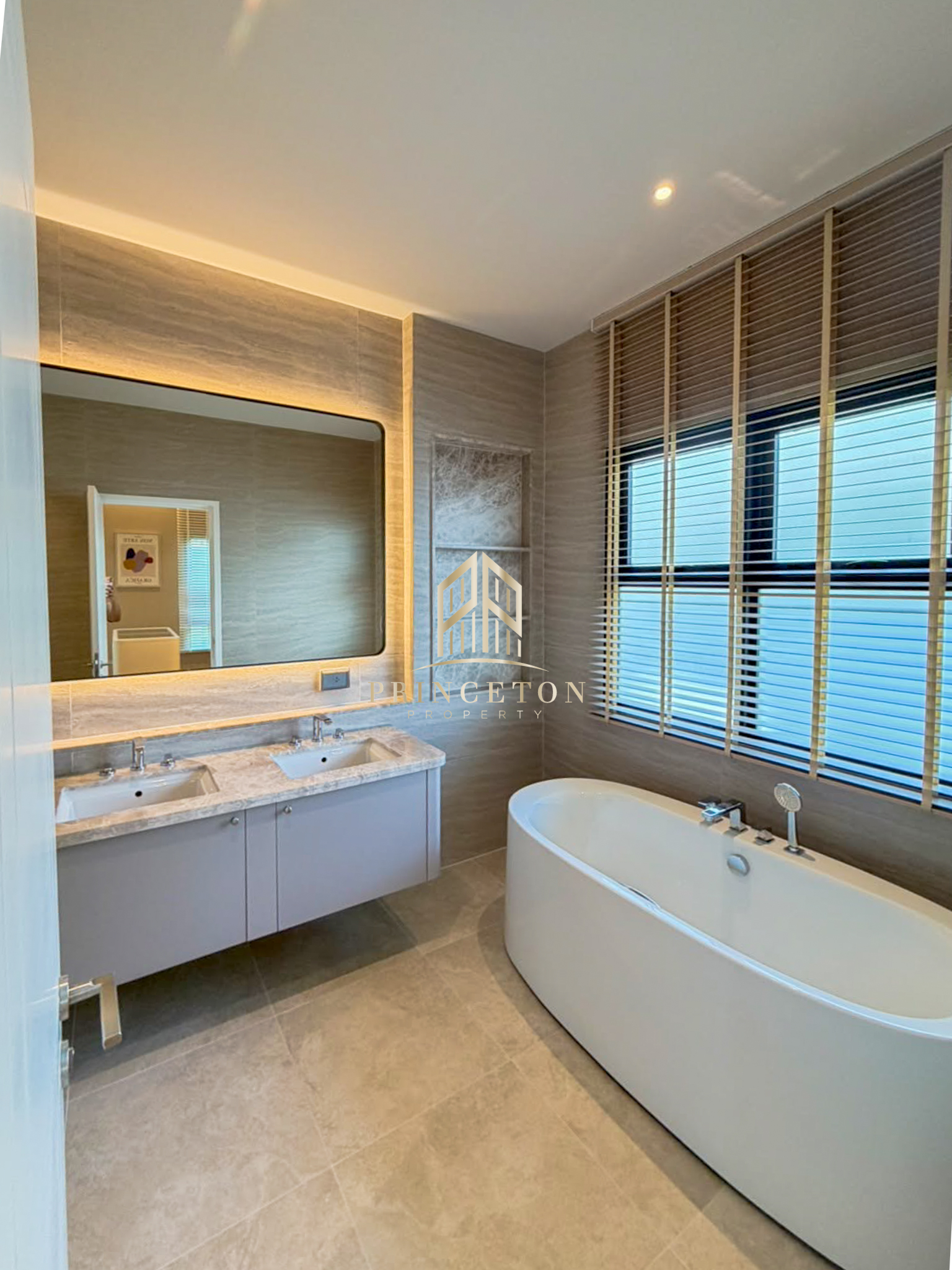 Luxury house Narinsiri rama 9 krungthep kreetha 16