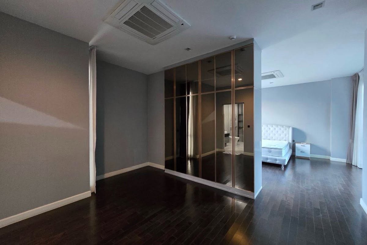 ให้เช่าบ้านหรู The Gentry พัฒนาการ 2บ้านเดี่ยว 3 ชั้น สไตล์ Luxury Villa พร้อมเฟอร์นิเจอร์ครบ ใกล้ Clubhouse เพียง 5 กม. ถึงทองหล่อ 16