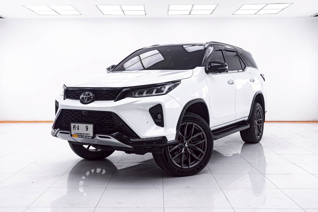 รหัสรถ 1E206 FORTUNER 2.8 LEGENDER BLACK TOP 2WD 2021