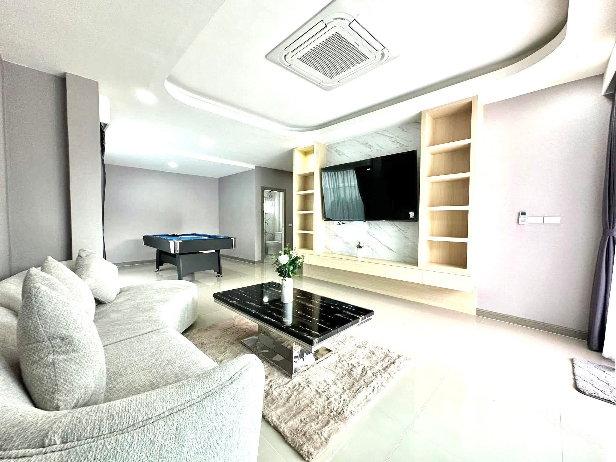 Selling house nearly Jomtien beach 10.9 million  3