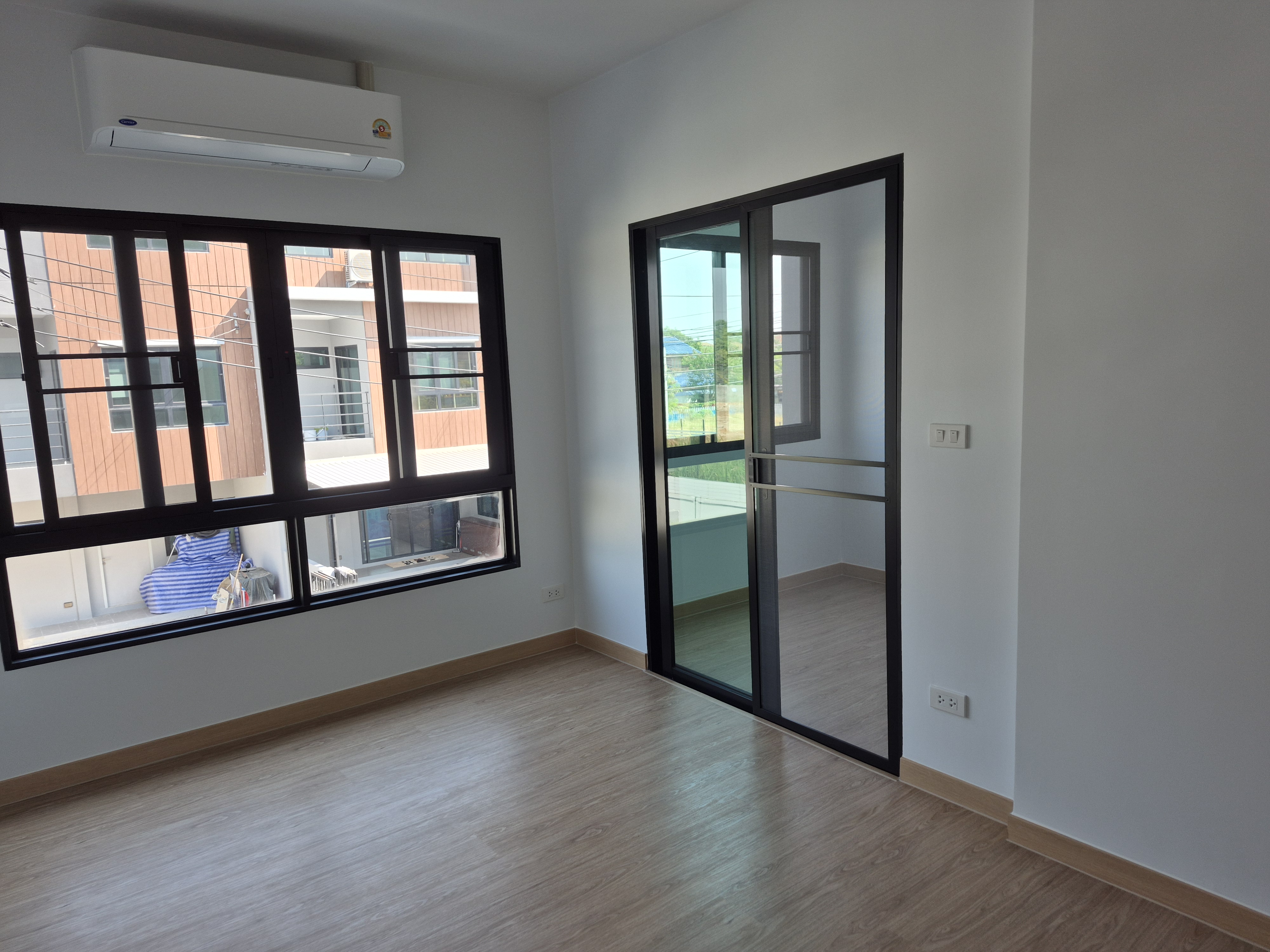 ทาวน์โฮม3ชั้น ทำเลส่วนตัวเหมาะแก่การอยู่อาศัย ทำเลทองใกล้รถไฟฟ้า,ศูนย์กาาค้า,โรงเรียน,โรงพยาบาล รูปที่ 12