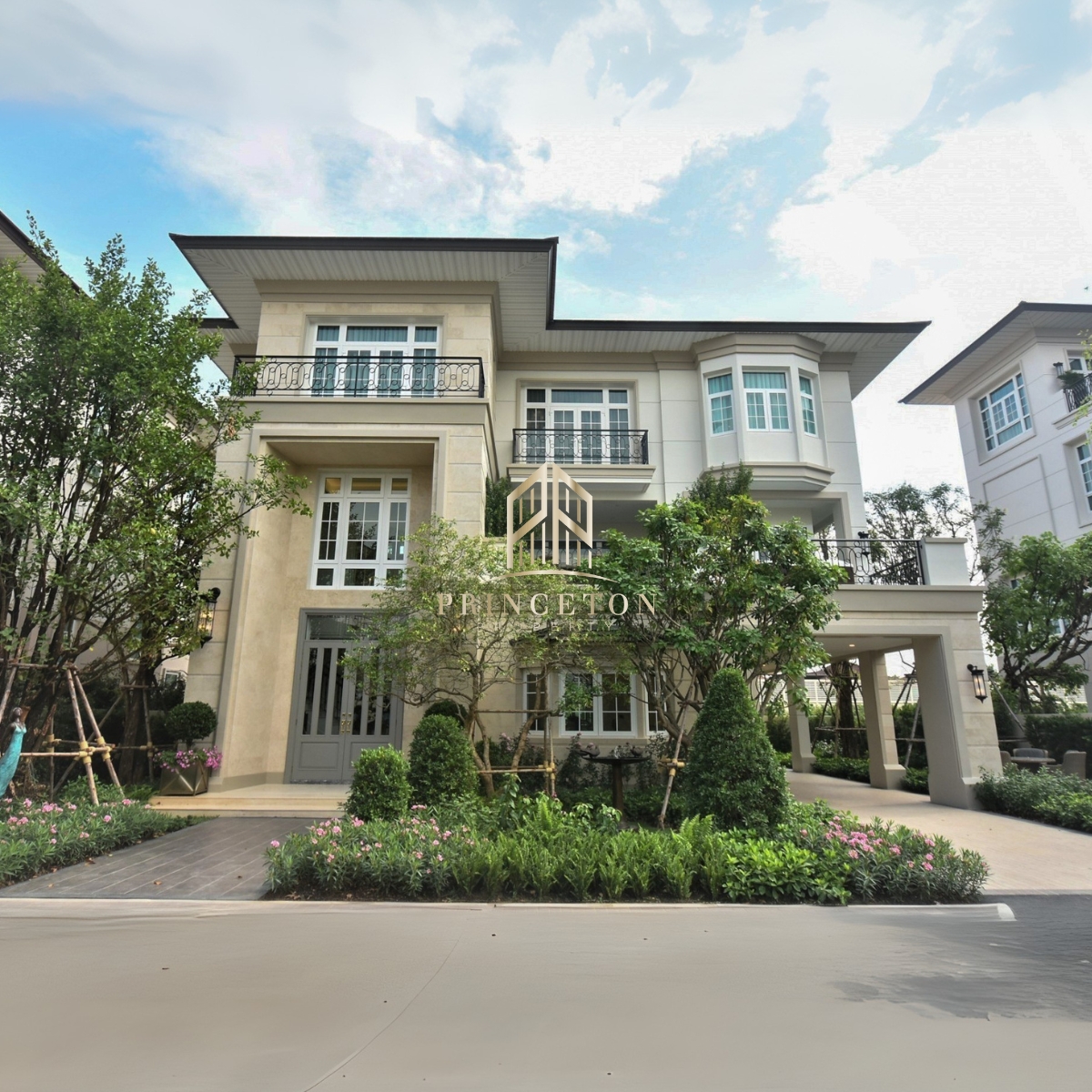 Crystal Solana Show House – บ้านหรูระดับ Super Luxury บนถนนเลียบทางด่วนรามอินทรา  2