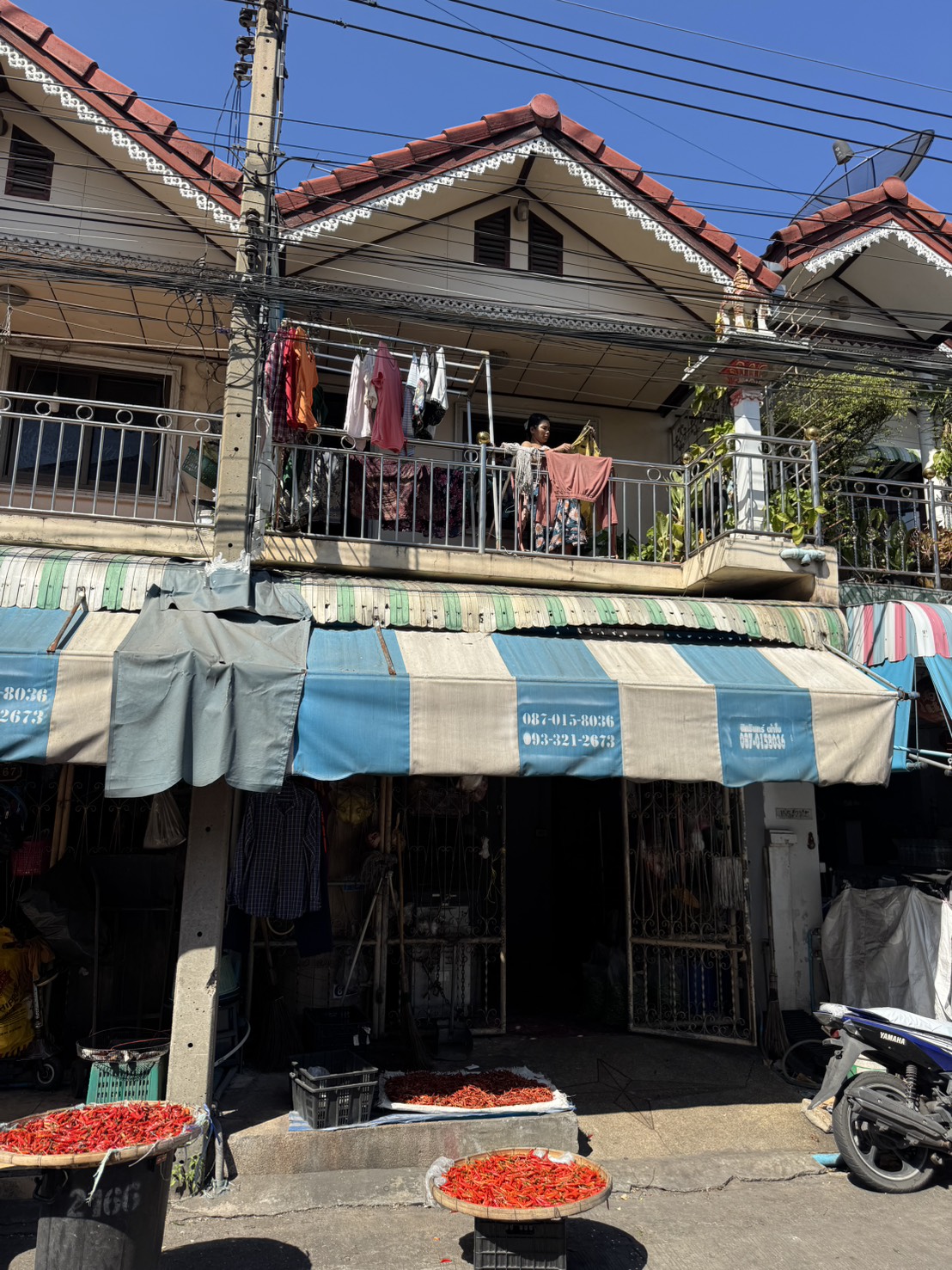 ทาวน์เฮ้าส์ 2 ชั้น ทำเลทอง ใจกลางตลาดสี่มุมเมือง เหมาะสำหรับนักลงทุน ปล่อยเช่าต่อได้ทันที มีรายได้สม่ำเสมอ 1