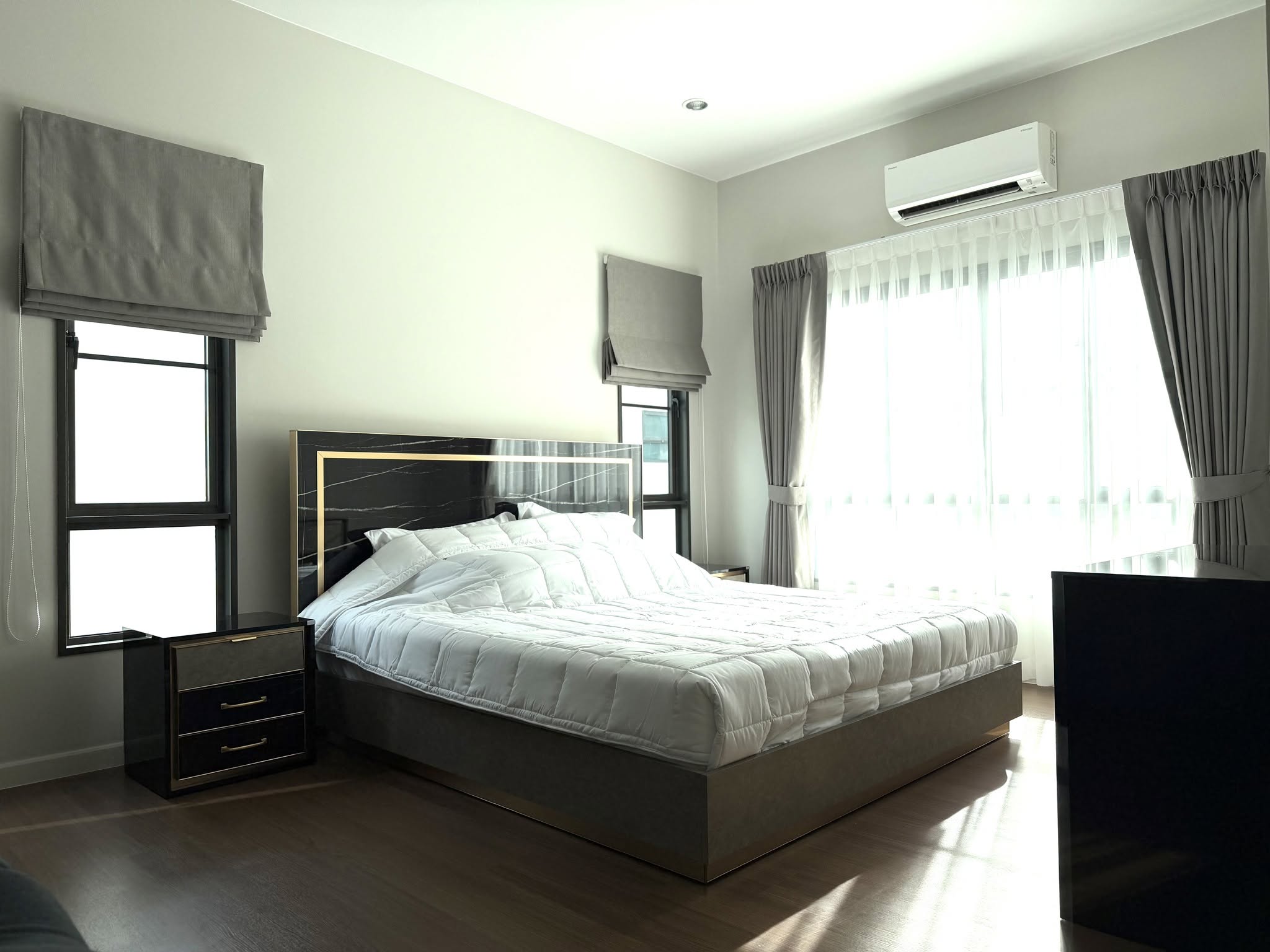 ให้เช่าบ้านหรูย่านบางนา ขนาด 4 ห้องนอน โครงการเศรษฐสิริ บางนา กม.10 พร้อมเข้าอยู่ ใกล้คลับเฮ้าส์ 10