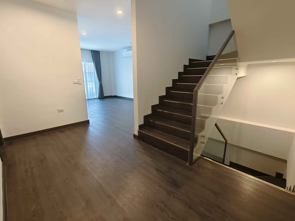 ขาย /ให้เช่า บ้านเดี่ยว 3 ชั้น สุขุมวิท 65(เอกมัย) (บ้านสร้างใหม่เฟอร์นิเจอร์ครบ) 10