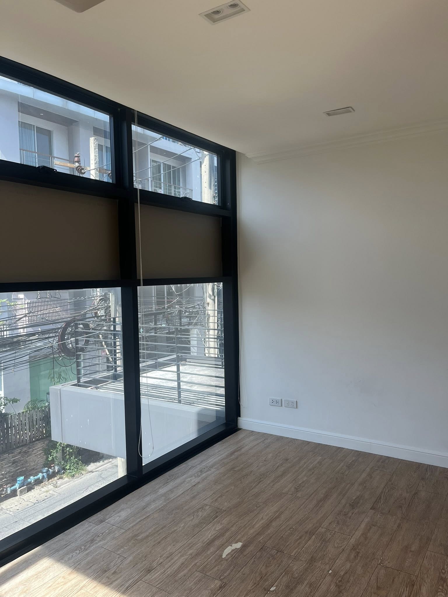 ให้เช่า For Rent Home Office 8