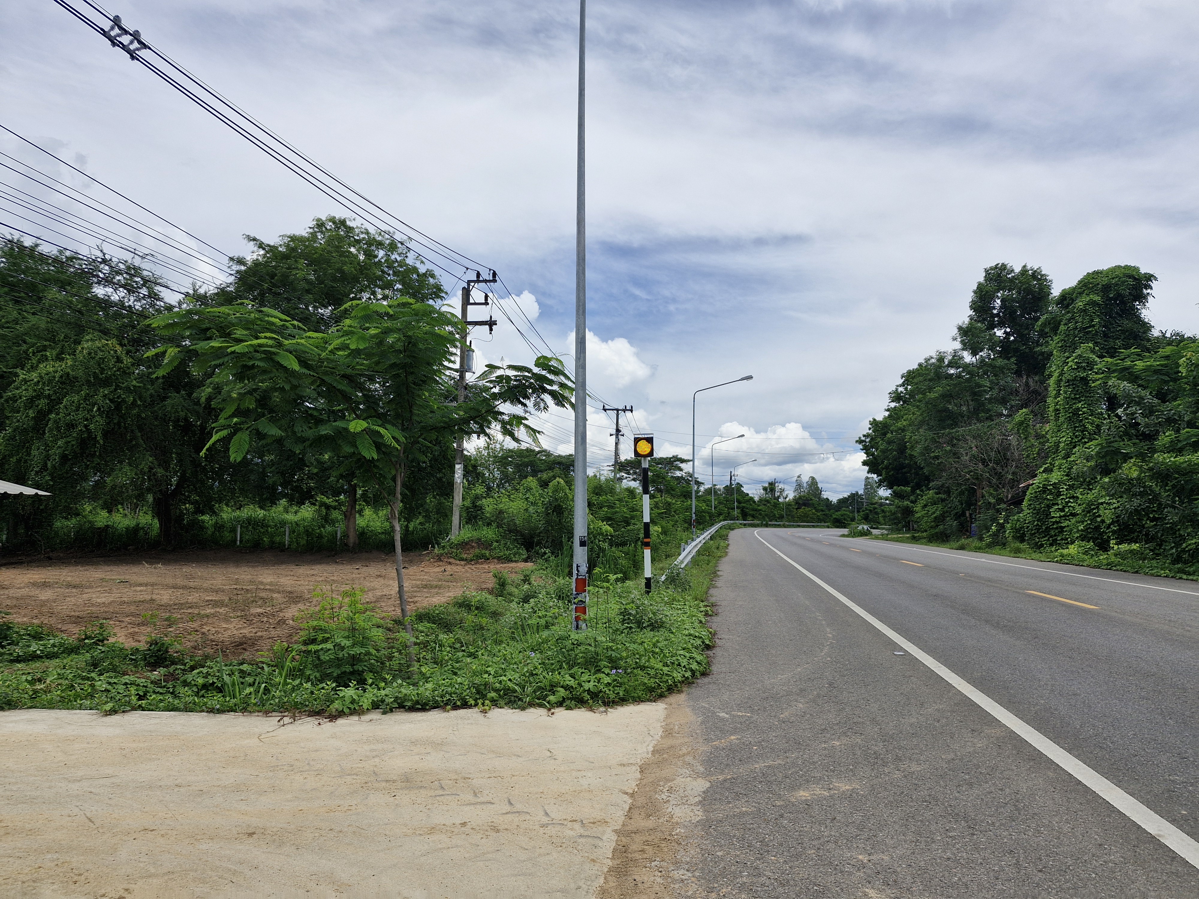 ขายที่ดิน300ตรว.ติดถนนทางหลวง3349ใกล้ รพ.หนองหญ้าปล้อง เพชรบุรี 3