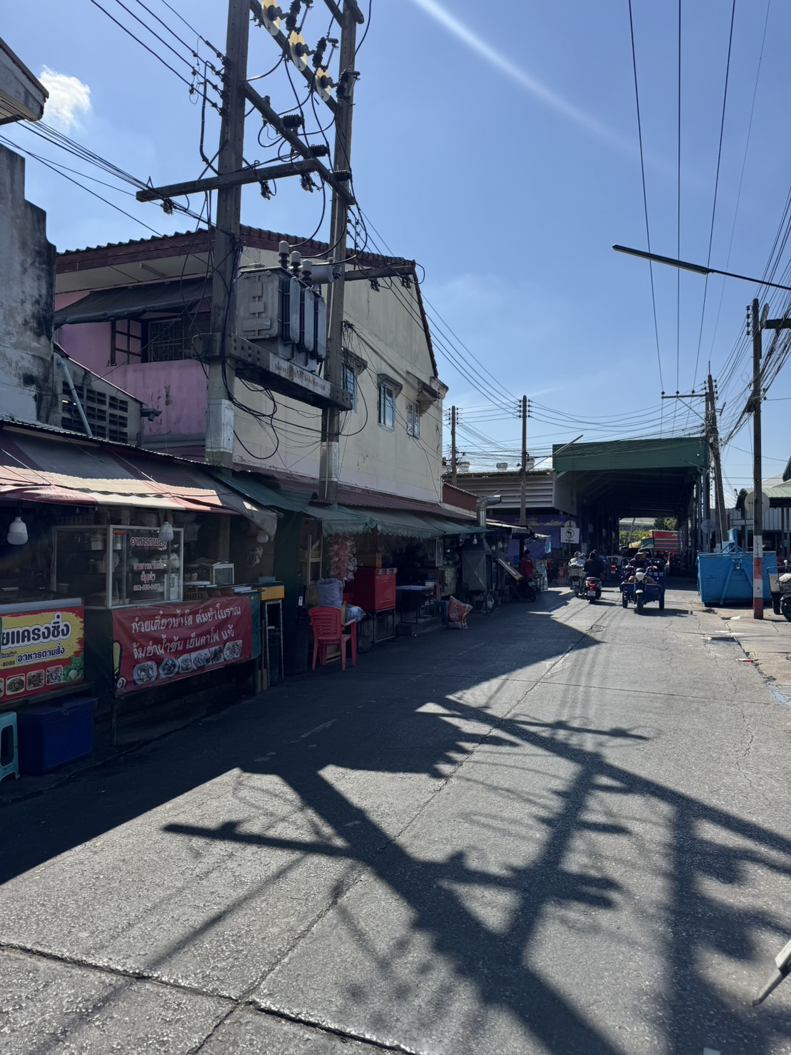 ทาวน์เฮ้าส์ 2 ชั้น ทำเลทอง ใจกลางตลาดสี่มุมเมือง เหมาะสำหรับนักลงทุน ปล่อยเช่าต่อได้ทันที มีรายได้สม่ำเสมอ 16