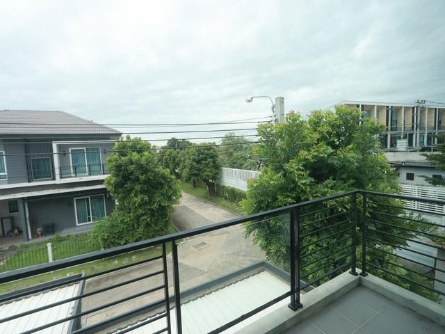 ขายบ้านเดี่ยว 2 ชั้น หลังมุม ย่านพัฒนาชนบท3 โครงการ Centro พระราม 9 - มอเตอร์เวย์ 8