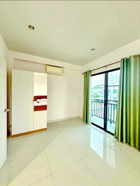 Star Avenue 5 หางดง 1.8 กม.ให้เช่าทาวน์โฮม ฟังก์ชัน 2 นอน 2 น้ำ Big C หางดง 3.6 กม. เชียงใหม่ แยกสะเมิง 1.3 กม. 5