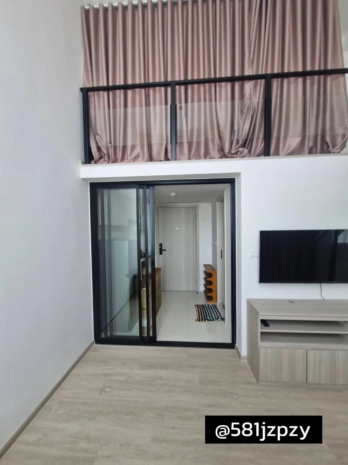 duplex 2ชั้นเพดานสูง 8