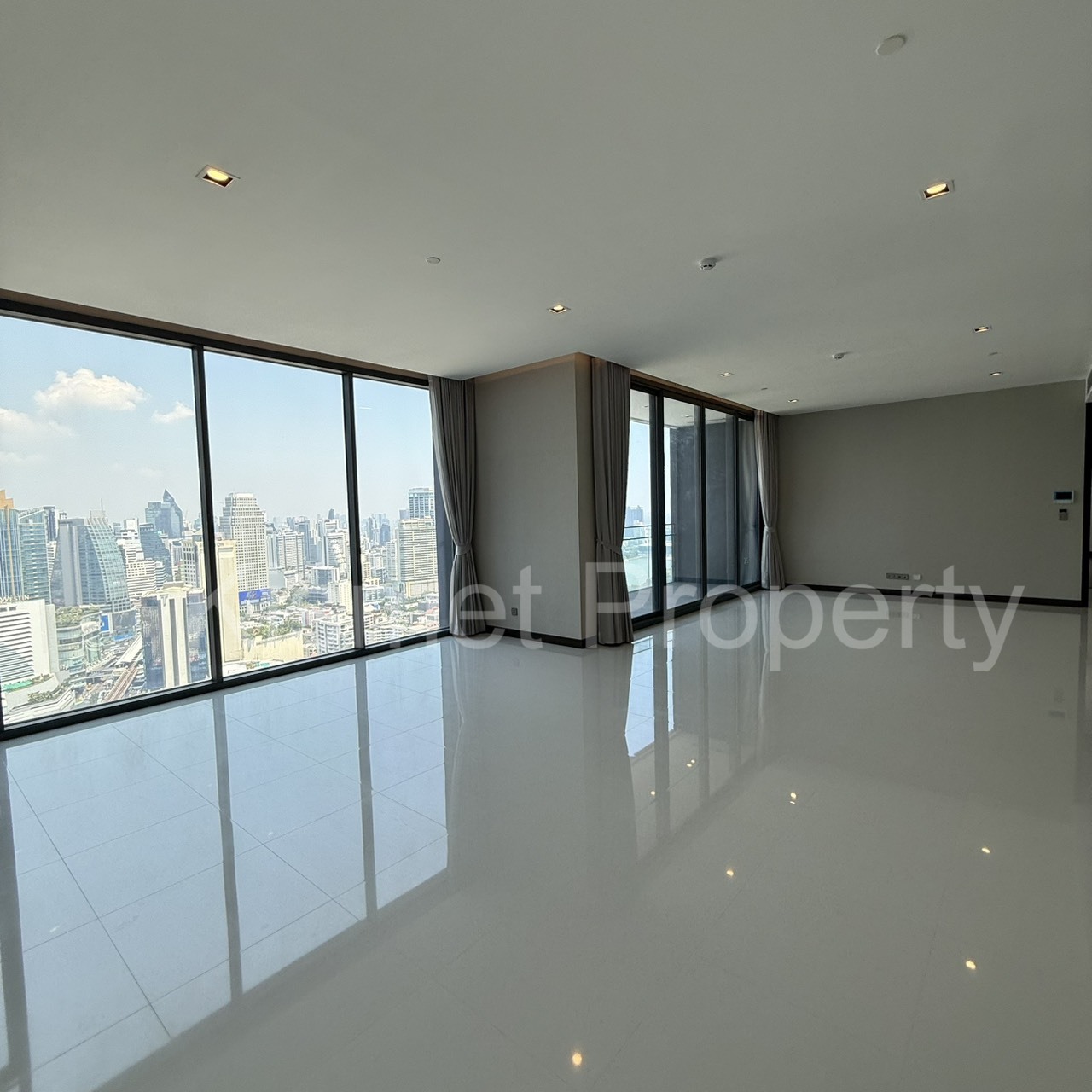 For SALE Q1 Sukhumvit 4beds size 296 sq.m. 3
