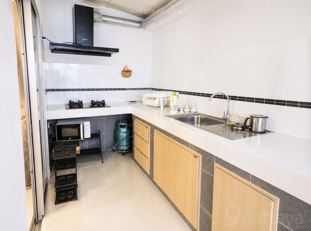 House for Sale with Tenant in Life In The Garden Rong Po - Motorway3-bedroom twin house for sale with existing tenant at 30,000 THB/month. 4