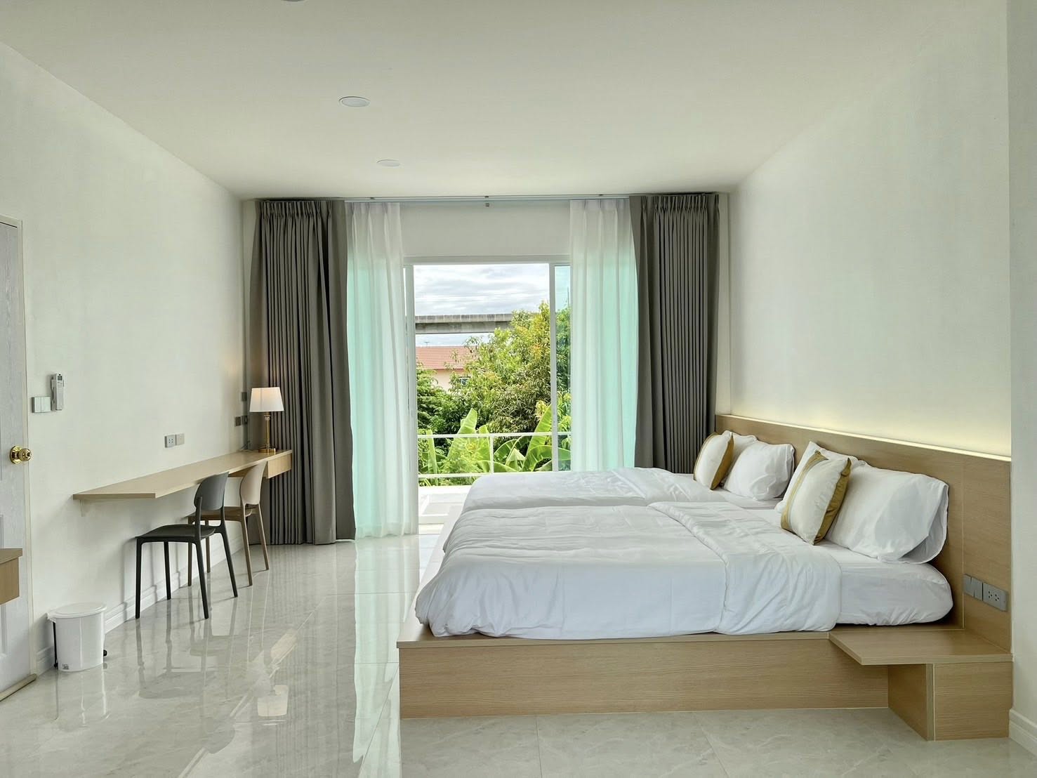 U1450 ให้เช่าบ้านเดี่ยว 2 ชั้น บ้านสร้างเอง สไตล์ Modern Minimal ใกล้สนามบินสุวรรณภูมิ แค่15 นาที บ้านพร้อมเฟอร์ ทำเลดีเดินทางสะดวกเข้าออกได้หลายทาง 9