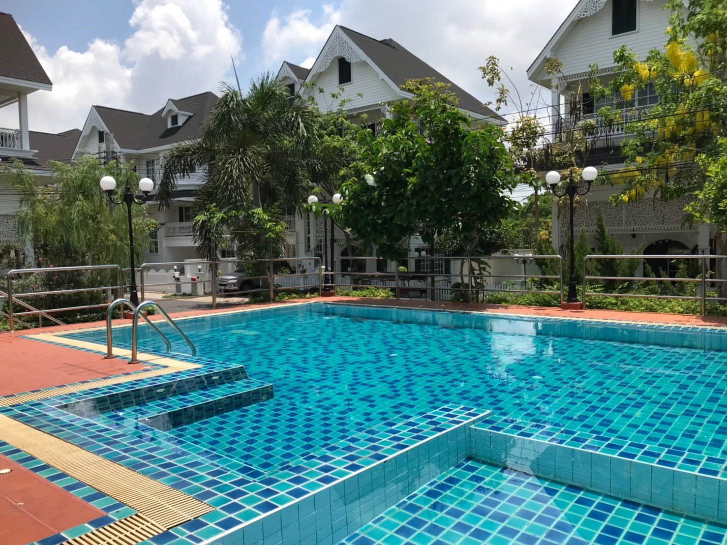 ให้เช่าบ้านเดี่ยว3ชั้น หลังใหญ่ สไตล์ยุโรป  Fantasia Villa 3  International Village วิวสระว่ายน้ำ 19