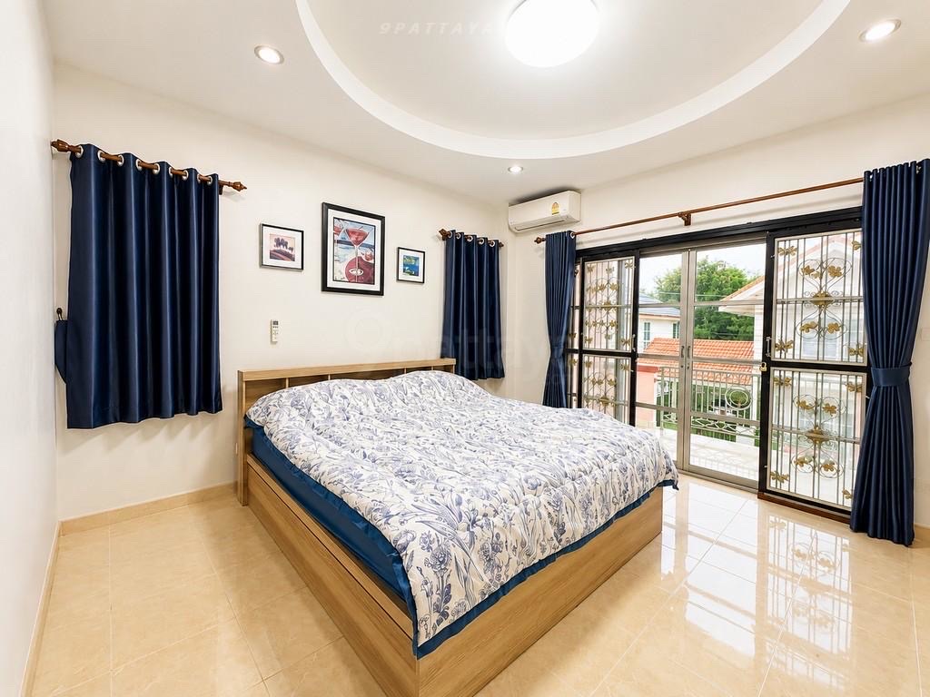 For Rent — 2-Storey Detached House with Garden at Sirisa 9, South PattayaSpacious 3 bedrooms 3 bathroom 7