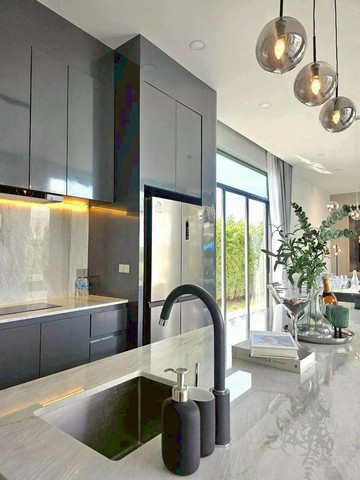 ขายพูลวิลล่าหรู โมเดิลลักซูรี่ 2 ชั้น สไตล์โมเดิร์น พร้อมสิ่งอำนวยความสะดวกครบครัน พัทยา ห้วยใหญ่ ชลบุรี 7