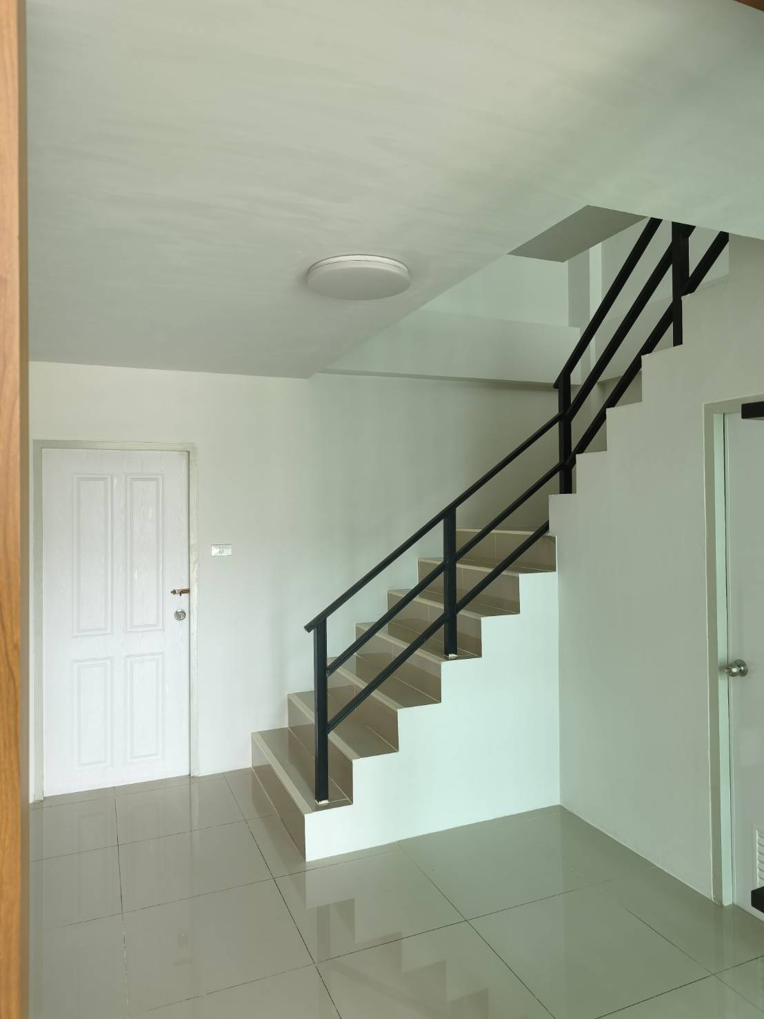 ตึกแถว 3 ชั้น ครึ่ง ถนนข้าวหลาม บางแสน จ.ชลบุรี 7