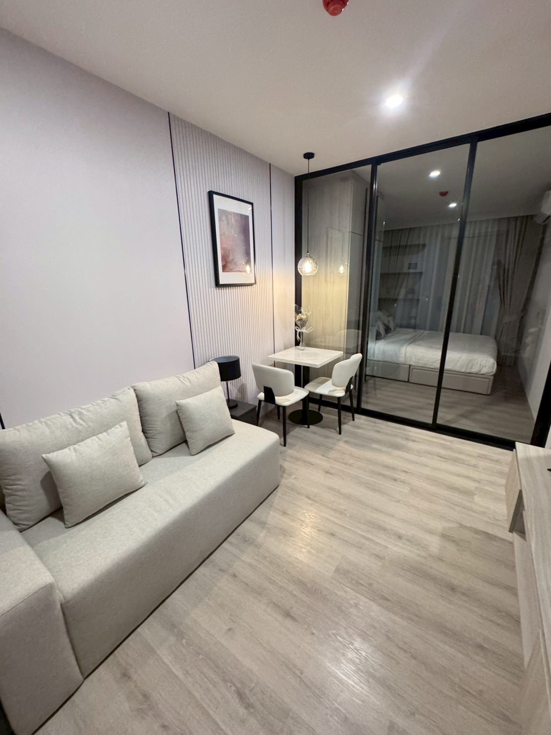ให้เช่า Condo Origin place bangna ชั้น 10 ขนาด 29 ตรม. วิวสระ ระเบียงฝั่งตะวันออก แดดเช้า  ภาพจากห้องจริง เฟอร์นิเจอร์บิวท์อินครบ ที่นอน lLUNIO 4