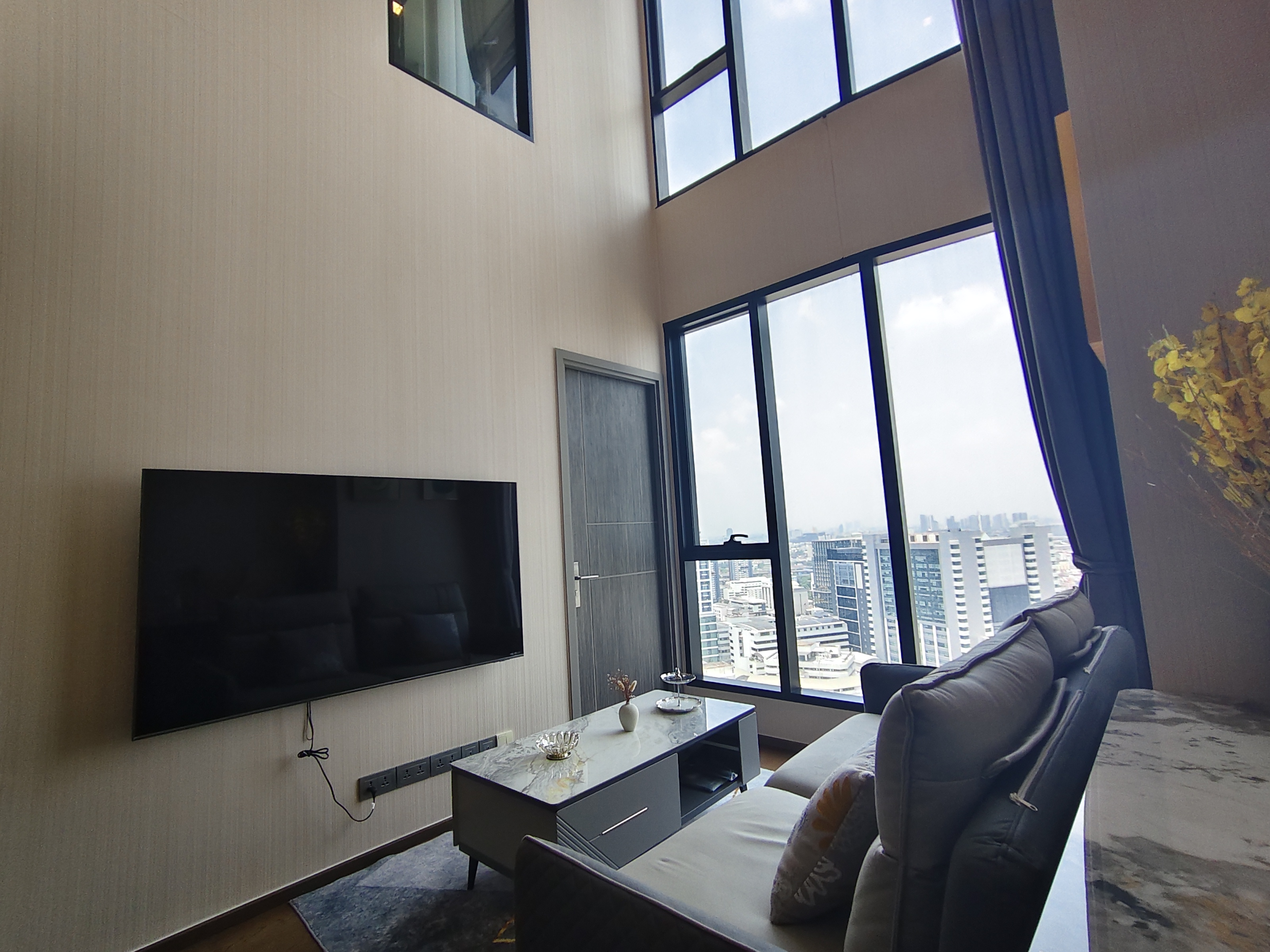 ✨ Duplex Rare Item ใจกลางอนุสาวรีย์ชัยฯปล่อยเช่า Ideo Q Victory 10