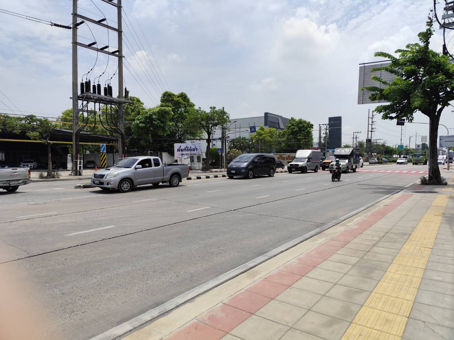 Sale Large land main road  13 Rais near Suvarnaphumi Airport ,Hospital ,ZONE ONNUT - LATKRABANG ROAD 5