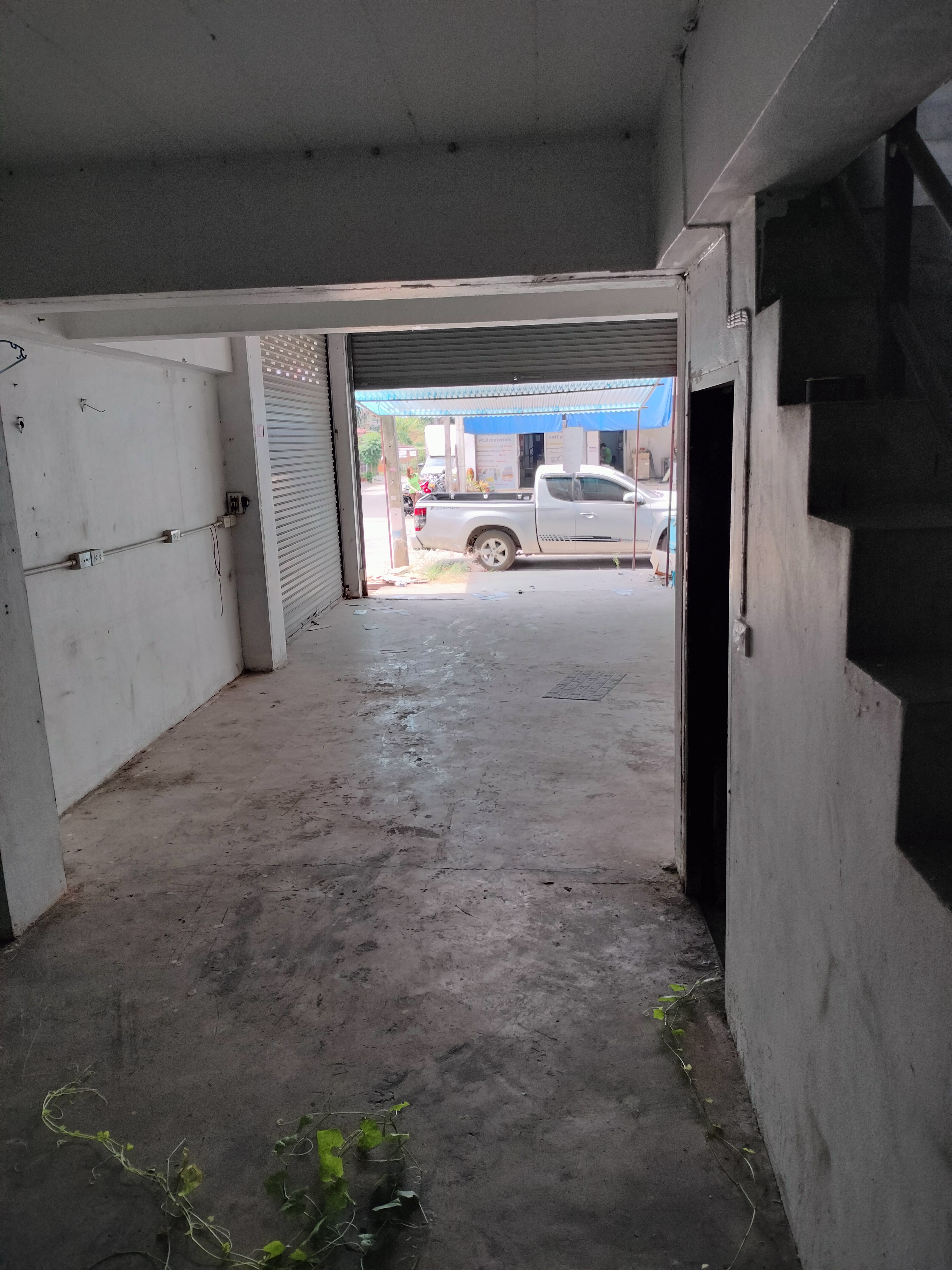 อาคารพาณิชย์ ห้องริม คลอง 6 ธัญบุรี หมู่บ้านเบญจทรัพย์ 4