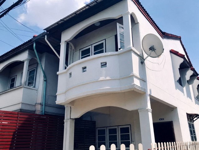 ขายทาวน์เฮ้าส์หลังมุม หมู่บ้านเปี่ยมสุข 21.80 ตร.ว พร้อมอยู่ หลังบ้านต่อเติม ใกล้ MRT ห้าแยกปากเกร็ด ปากเกร็ด ติวานนท์ แ 3