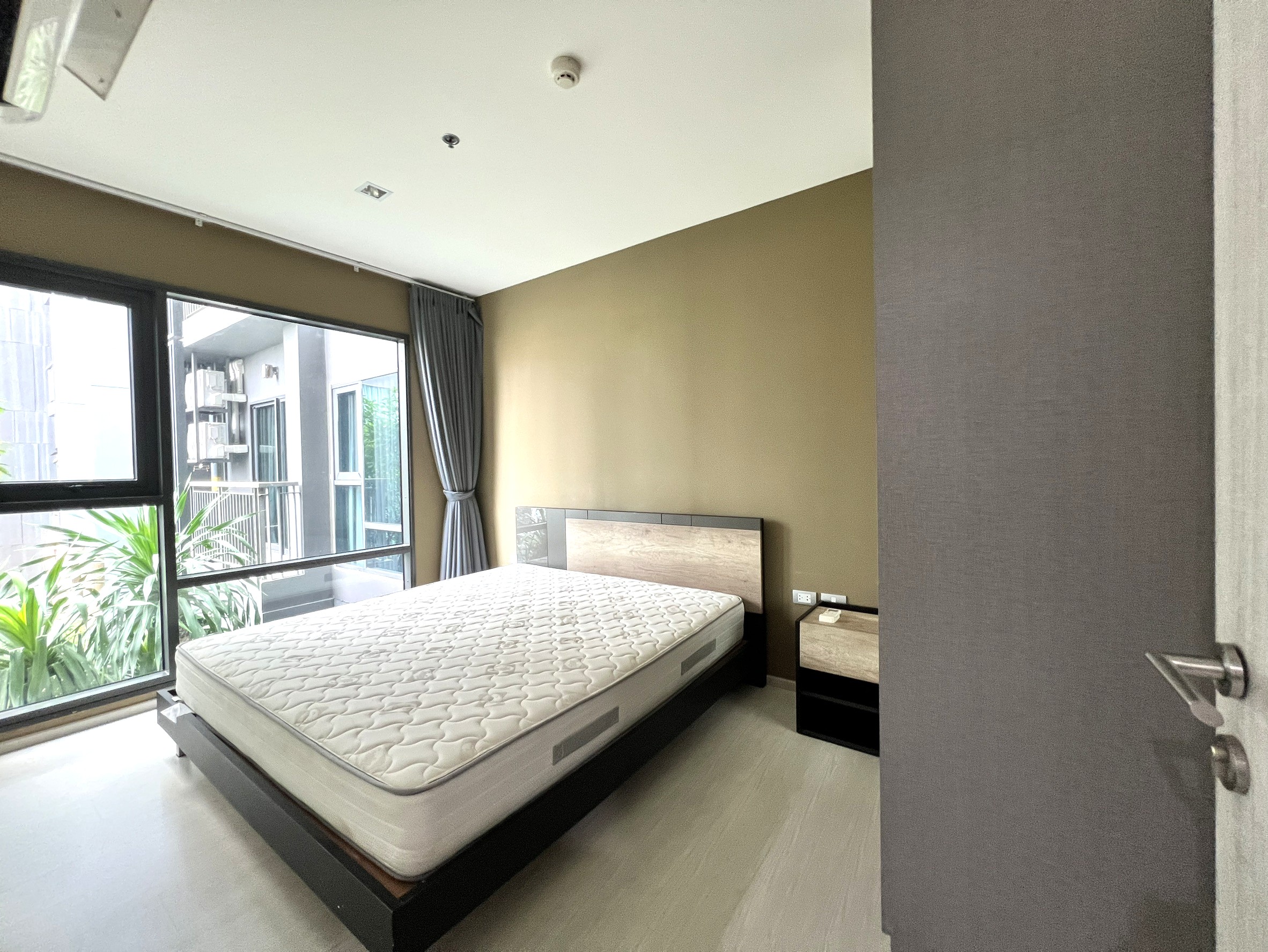 Rhythm Condo Sukhumvit 36-38 | 33.11 sq.m. | Swiming Pool View 8