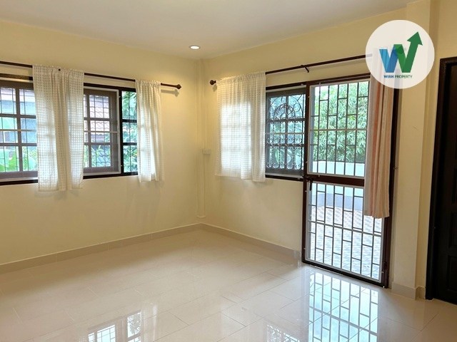 ให้เช่าบ้านเดี่ยว 90 ตร.ว. ใกล้ม.รังสิต สวยมาก 5 ห้องนอน 4 ห้องน้ำ 3 แอร์ 6 ที่จอดรถ  ปรับปรุงใหม่เอี่ยม พร้อมเฟอร์นิเจอร์ 8