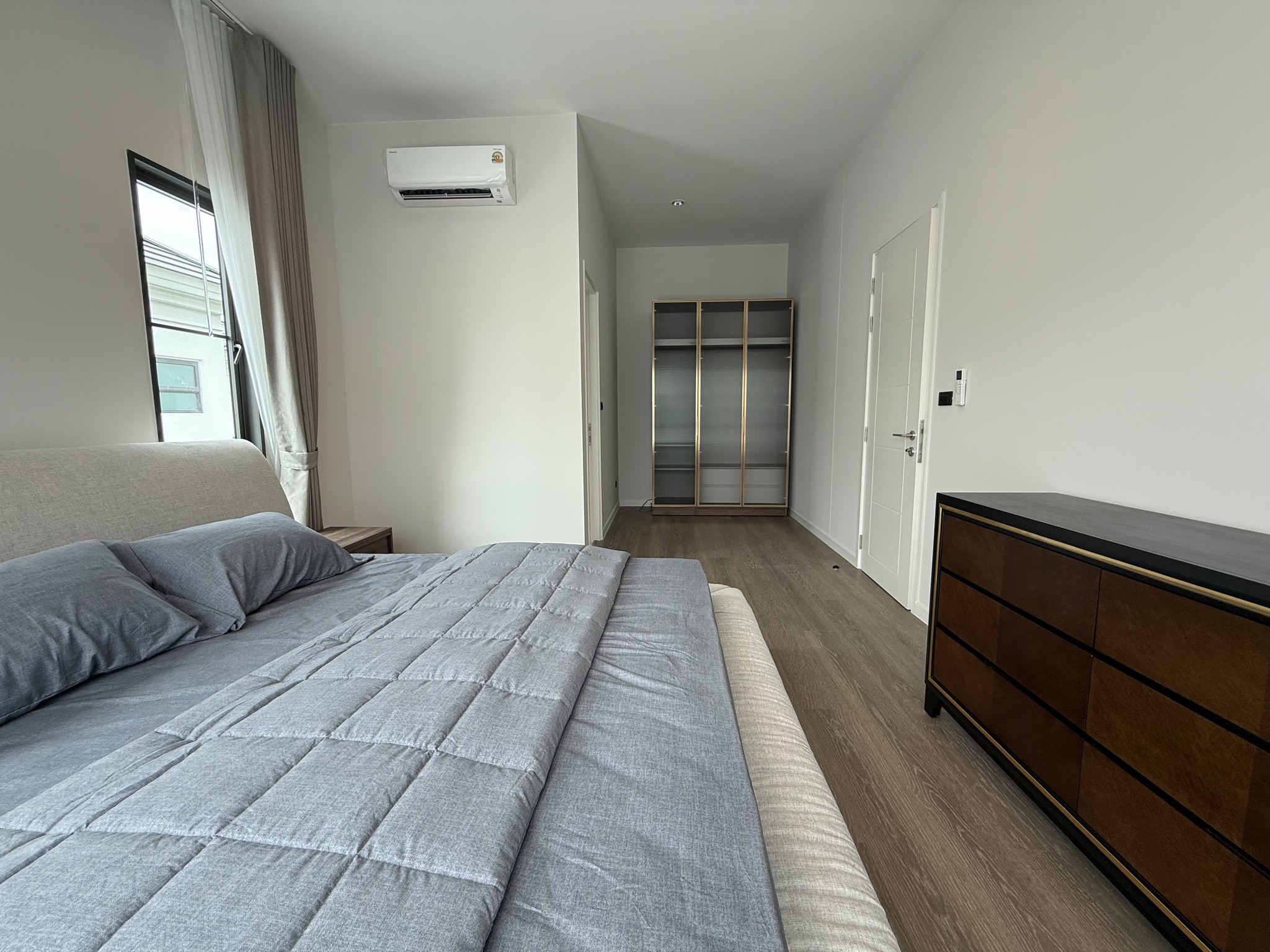 Luxury Family House for Rent Setthasiri Bangna KM.10 (Big Size) 7