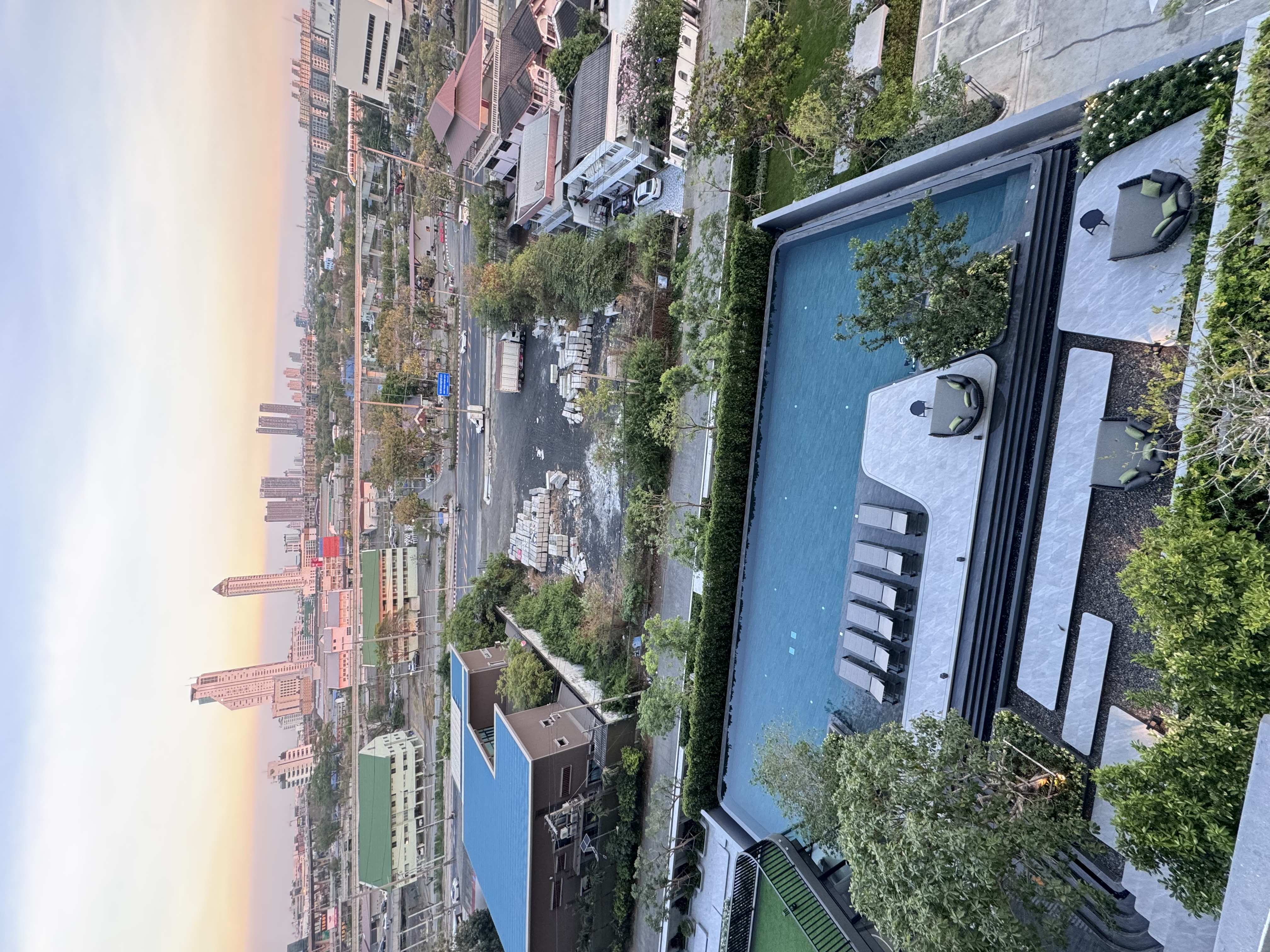 ให้เช่า Condo Origin place bangna ชั้น 10 ขนาด 29 ตรม. วิวสระ ระเบียงฝั่งตะวันออก แดดเช้า  ภาพจากห้องจริง เฟอร์นิเจอร์บิวท์อินครบ ที่นอน lLUNIO 18
