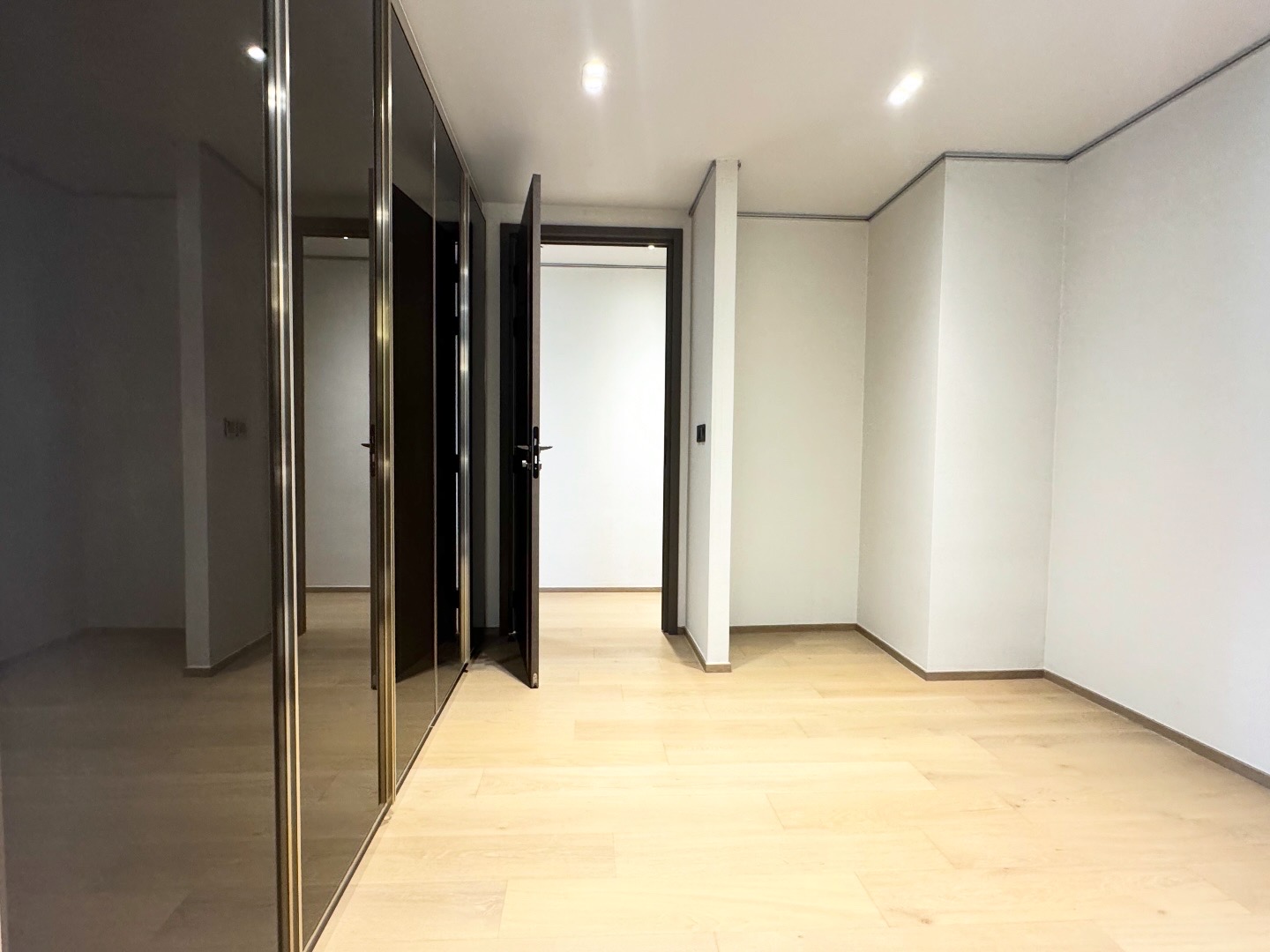 Prime 2 Bedroom in Langsuan 12
