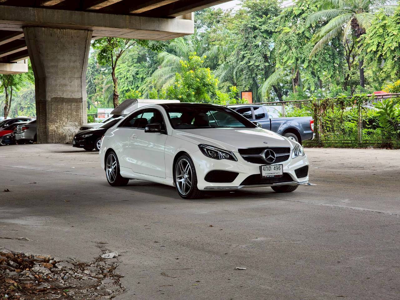 ขายรถ Benz E200 CGI Coupe AMG W207  ปี 2015 สีขาว เกียร์ออโต้