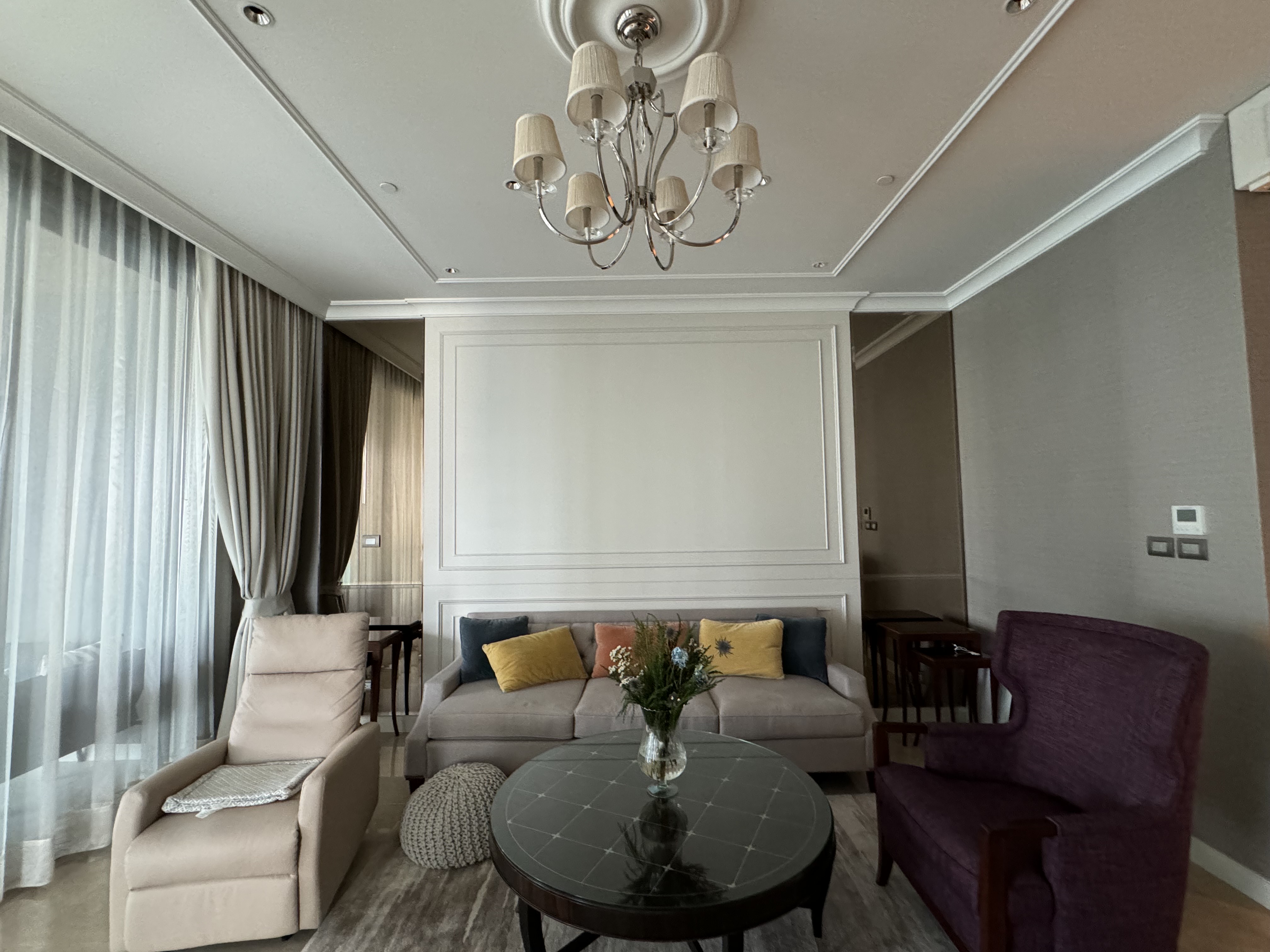 คอนโดมิเนียม Rare Item! ห้องมุมสุดหรูใจกลางหลังสวน | ดีลที่ดีที่สุดใน Sindhorn Residence ยูนิตหายาก พื้นที่กว้างขวาง ในราคาที่คุ้มค่าที่สุดในโครงการ 8