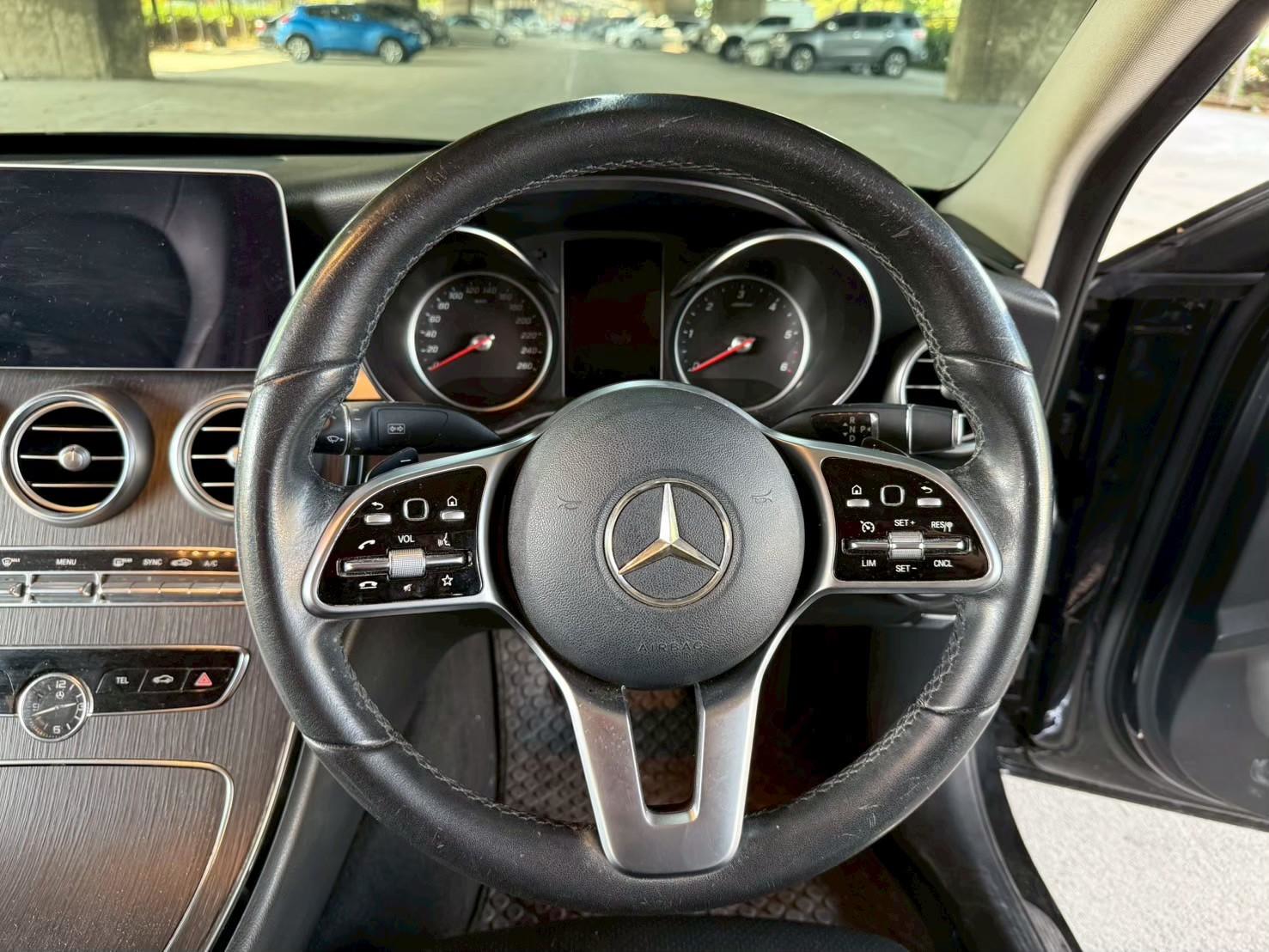 Mercedes-Benz  C220d W205 AT ปี 2019 รถมือสอง ขายถูก 12