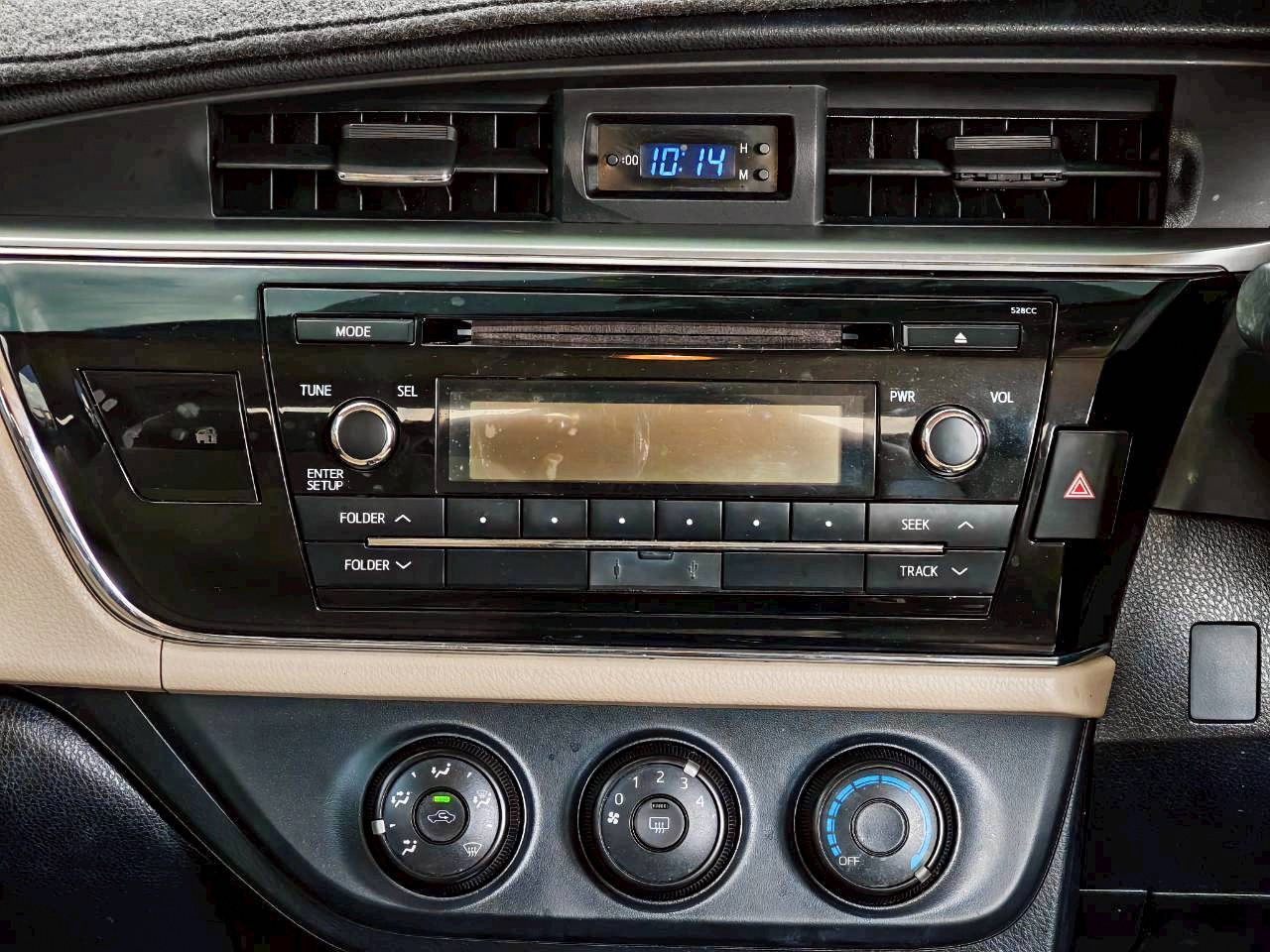 2014 TOYOTA ALTIS 1.6E LPG 7