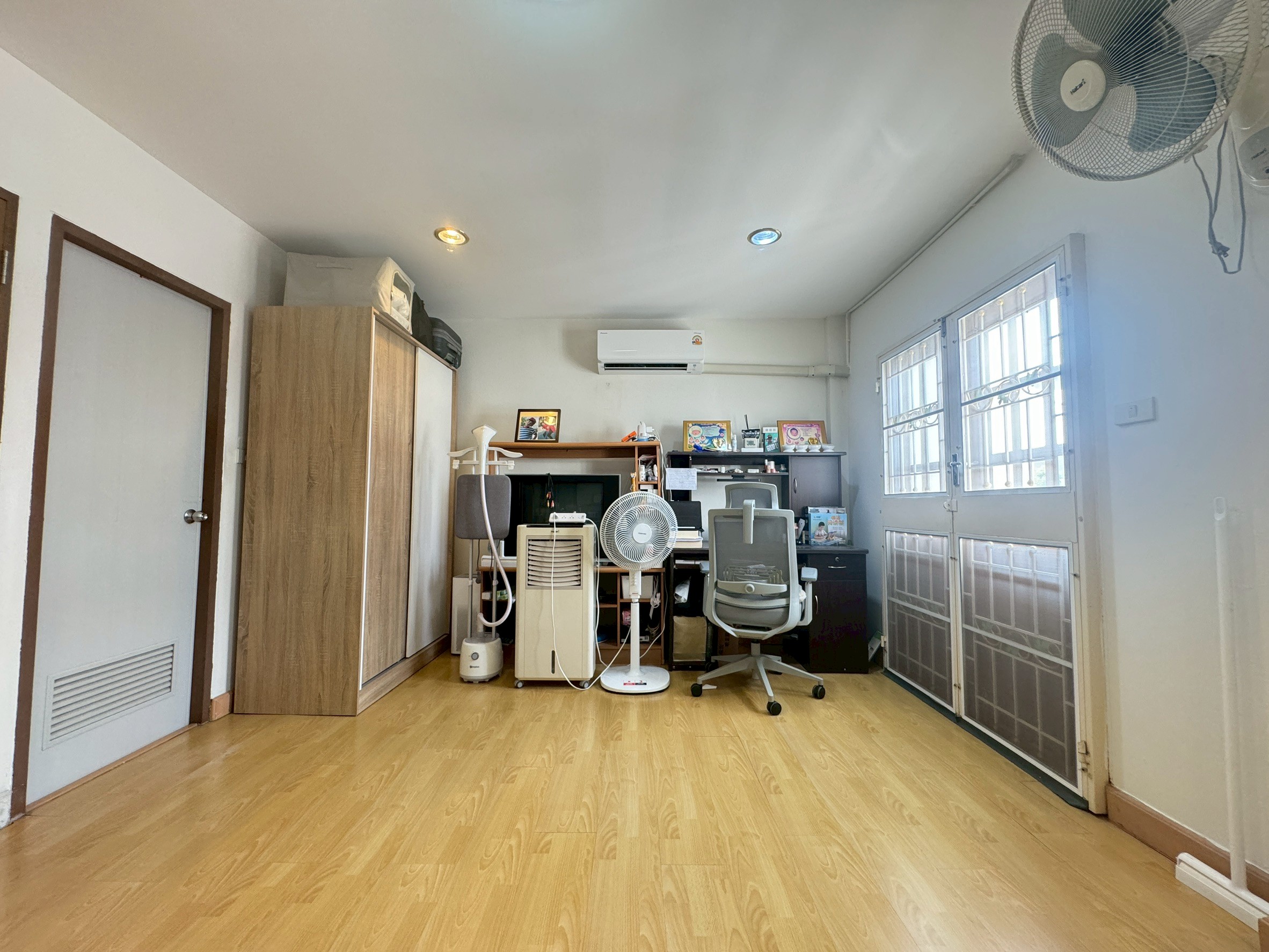 บ้านทาวน์โฮม3ชั้น ย่านท่าพระ 10