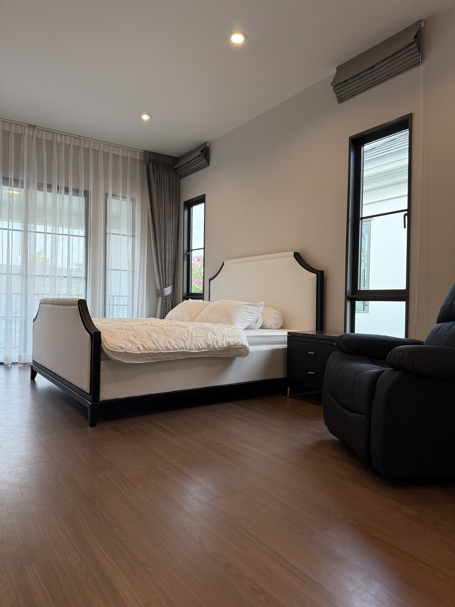 Luxury Family House for Rent Setthasiri Bangna KM.10 20